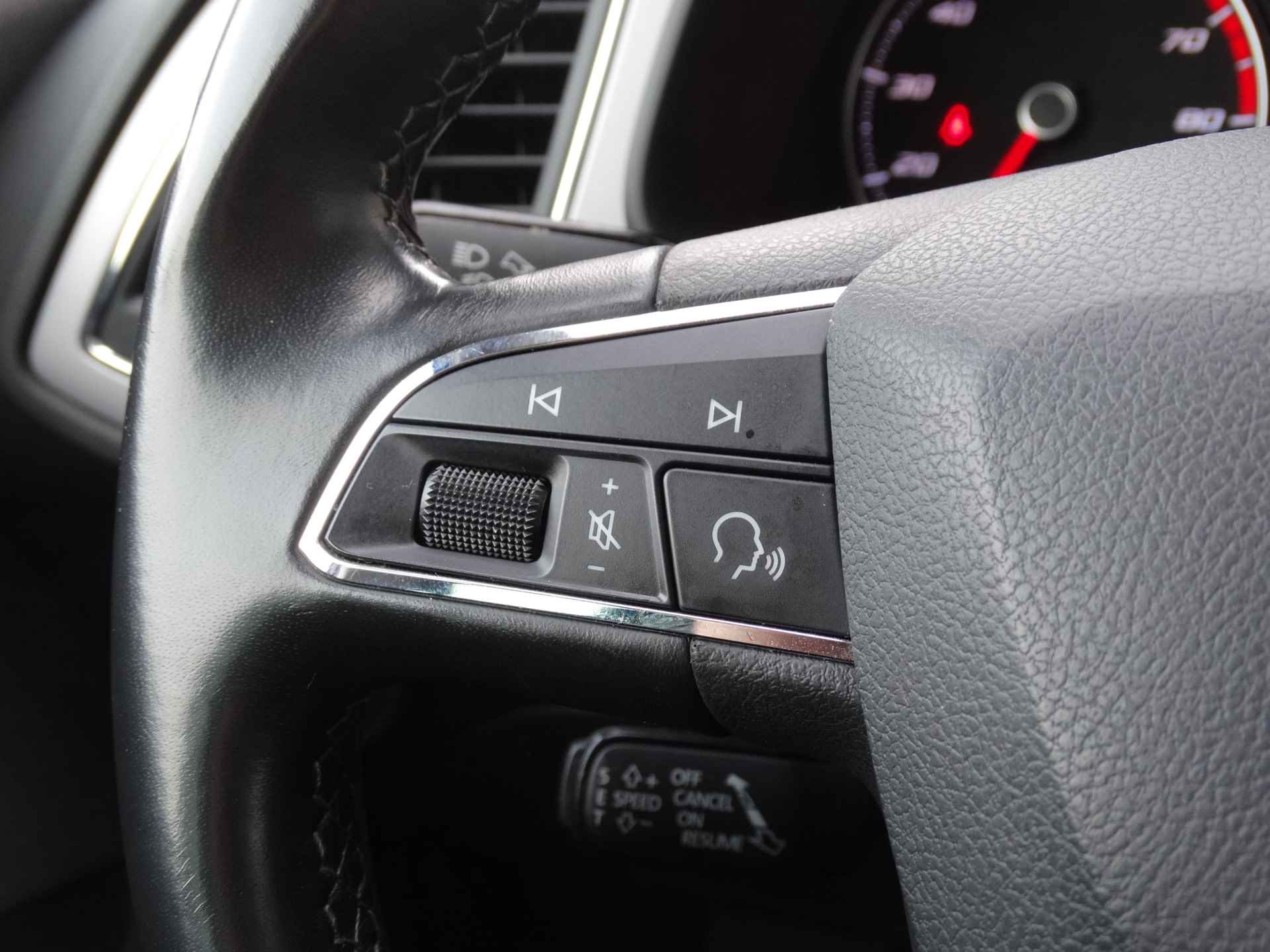 SEAT Leon 1.0 EcoTSI Style Business Intense | Navigatie | Climate Control | Parkeersensoren | Apple Carplay/Android Auto | - 19/34