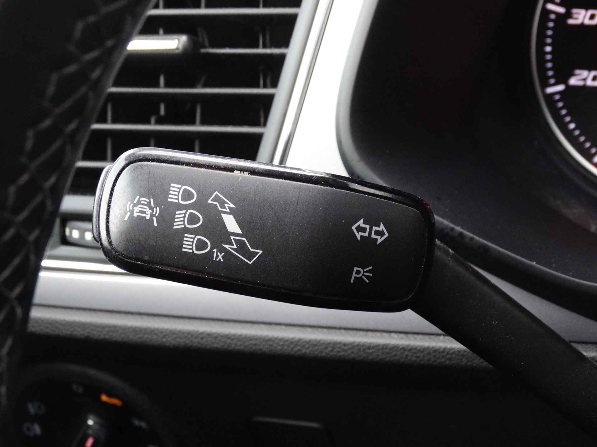SEAT Leon 1.0 EcoTSI Style Business Intense | Navigatie | Climate Control | Parkeersensoren | Apple Carplay/Android Auto | - 21/34