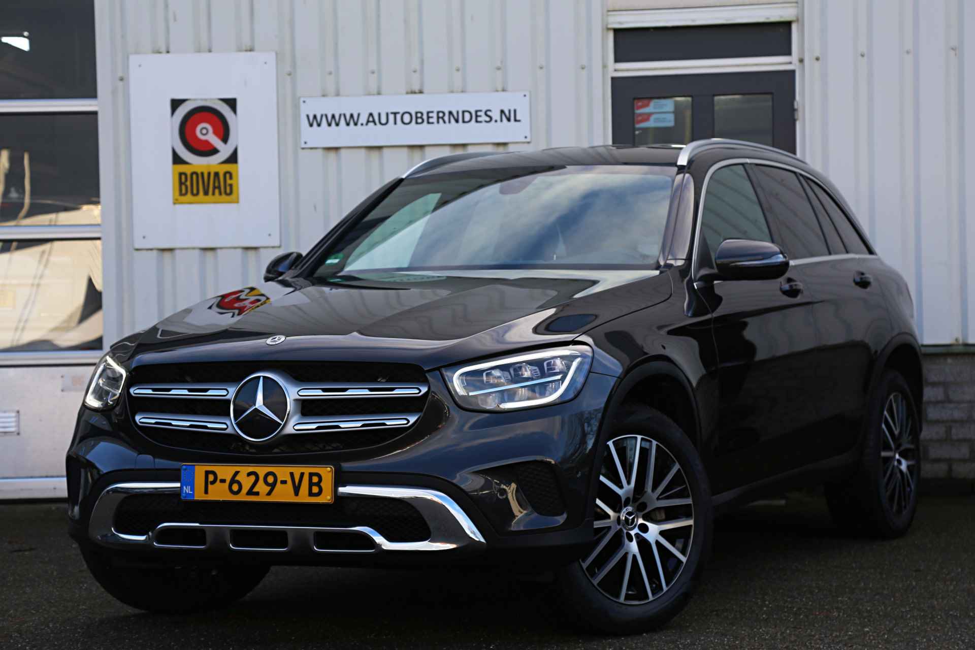 Mercedes-Benz GLC 300e Plug in hybride PHEV 4MATIC Luxury*NL-Auto*Perfect MB Onderh.*1ste Eig*Elek. Trekhaak/Elek. Klep/Digi.Klokken/Standkachel/C - 1/64