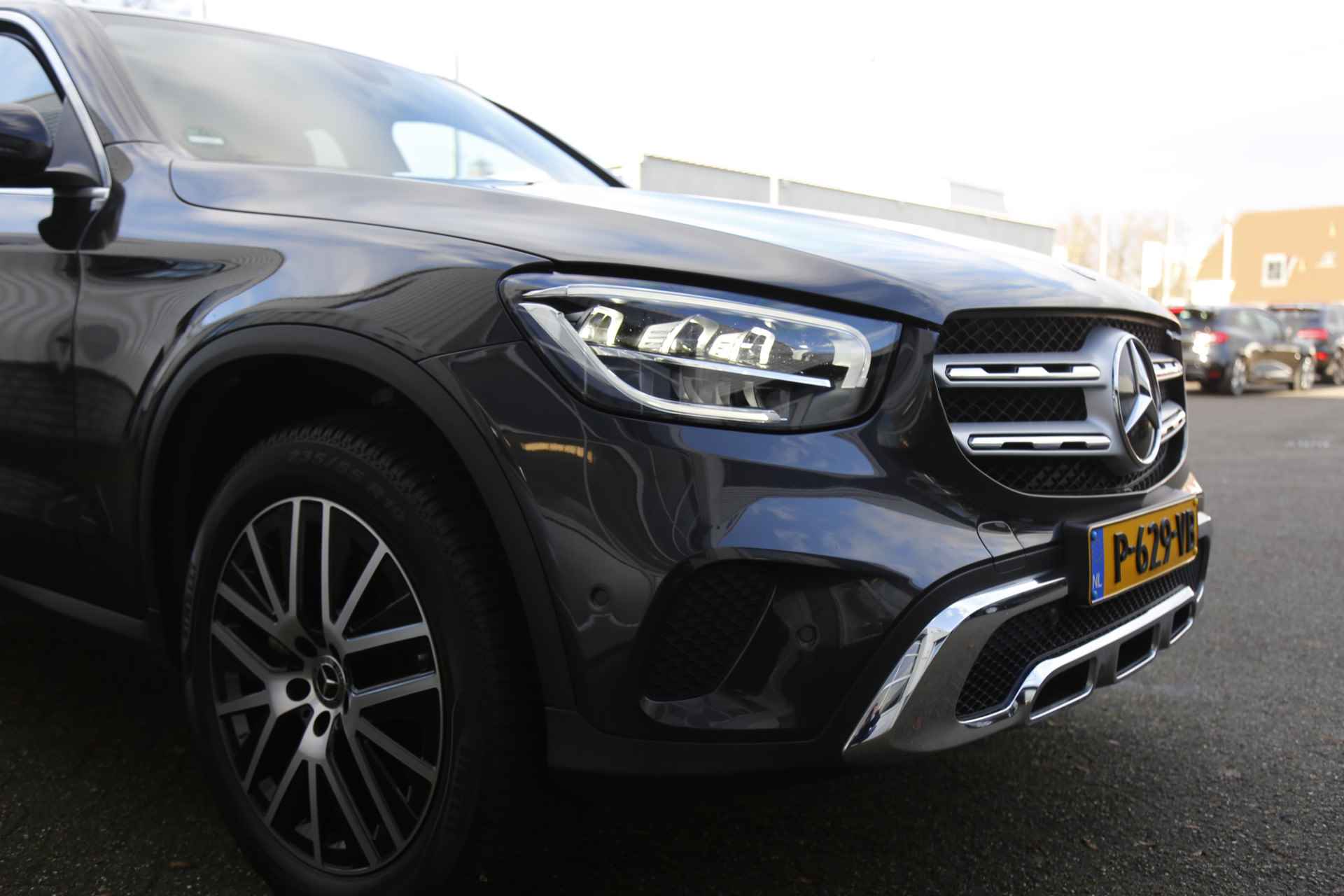 Mercedes-Benz GLC 300e Plug in hybride PHEV 4MATIC Luxury*NL-Auto*Perfect MB Onderh.*1ste Eig*Elek. Trekhaak/Elek. Klep/Digi.Klokken/Standkachel/C - 53/64