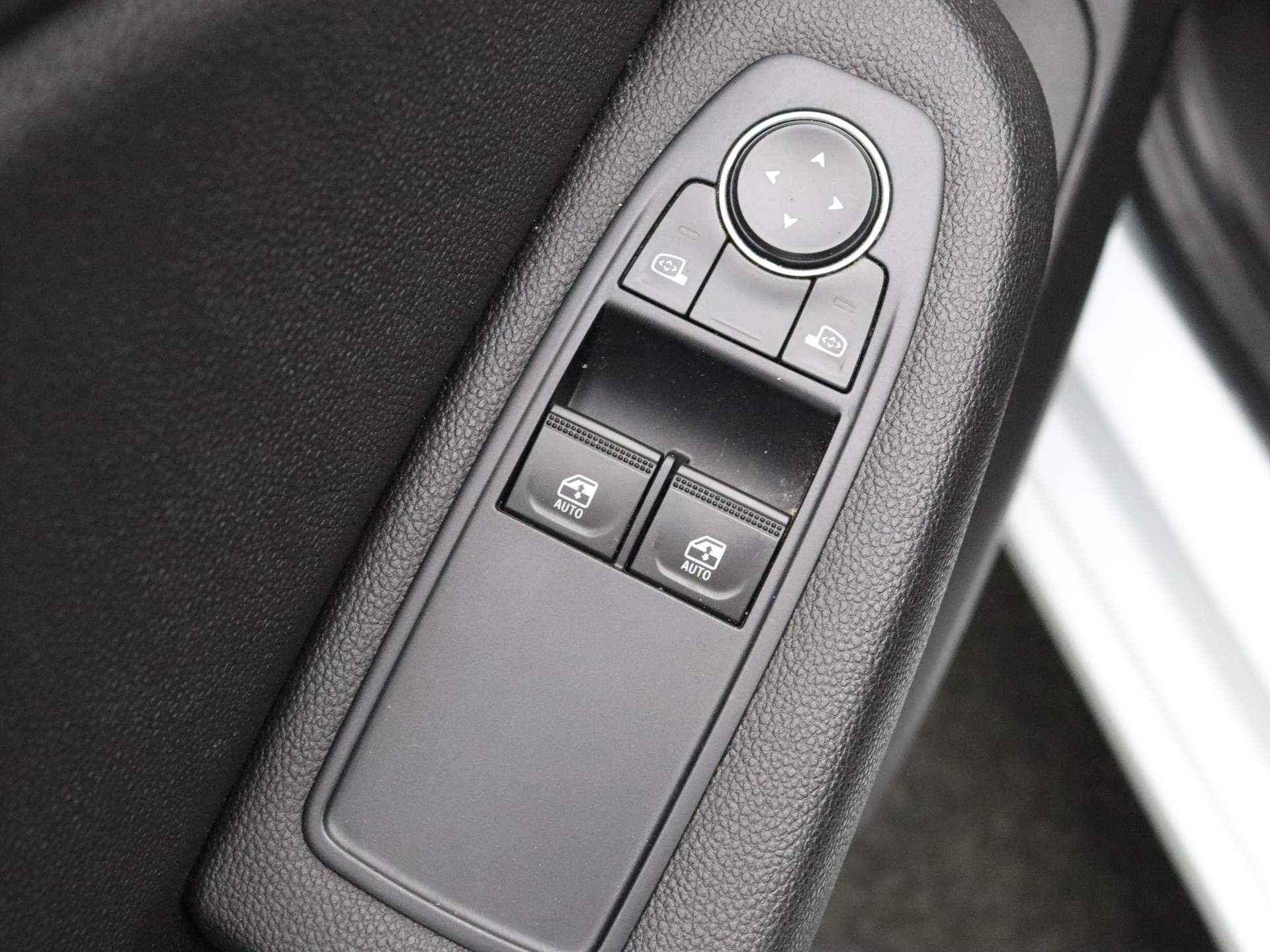 Renault Clio TCe 100pk Zen ALL-IN PRIJS! Airco | Cruise control | Apple Carplay - 28/37