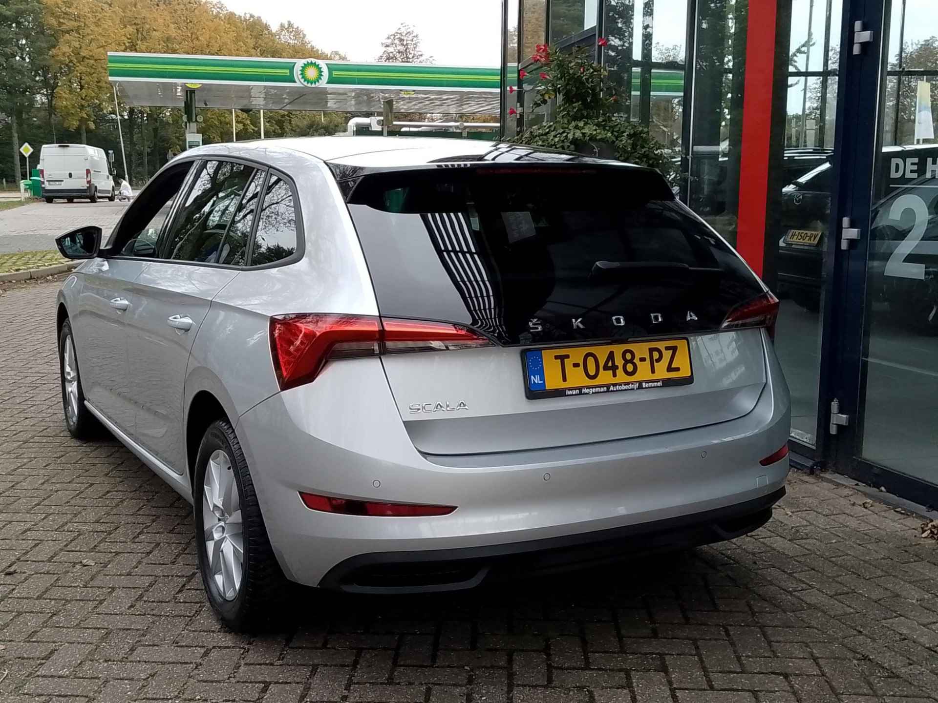 Skoda Scala 1.0 TSI Business | Panodak | Navigatie via Smartphone | Cruise Control | LM Velgen | PDC + Camera - 5/27