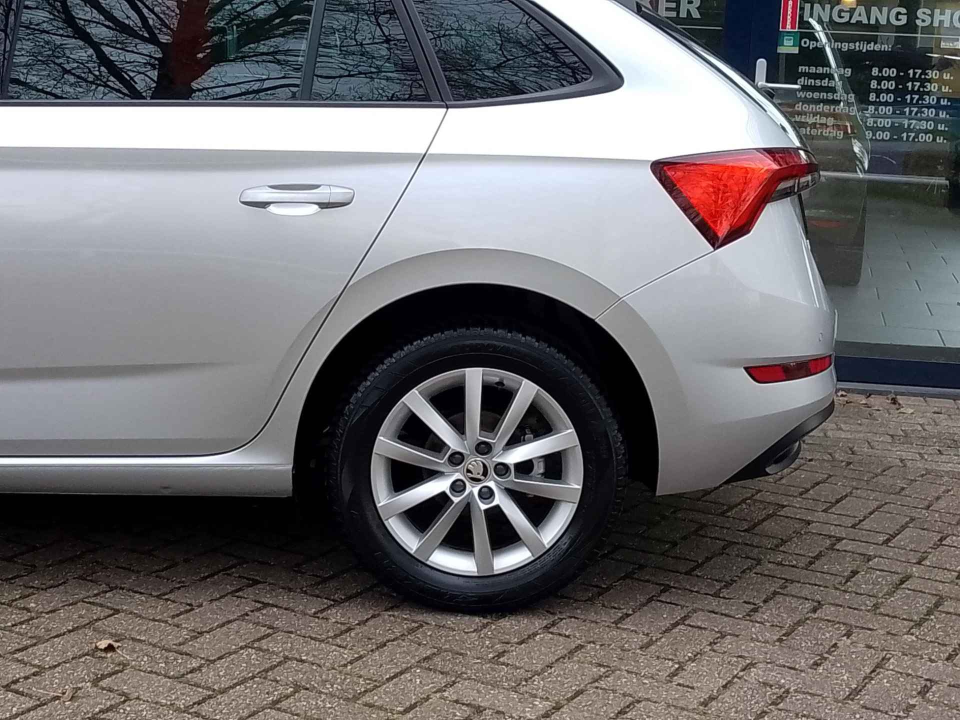 Skoda Scala 1.0 TSI Business | Panodak | Navigatie via Smartphone | Cruise Control | LM Velgen | PDC + Camera - 9/27