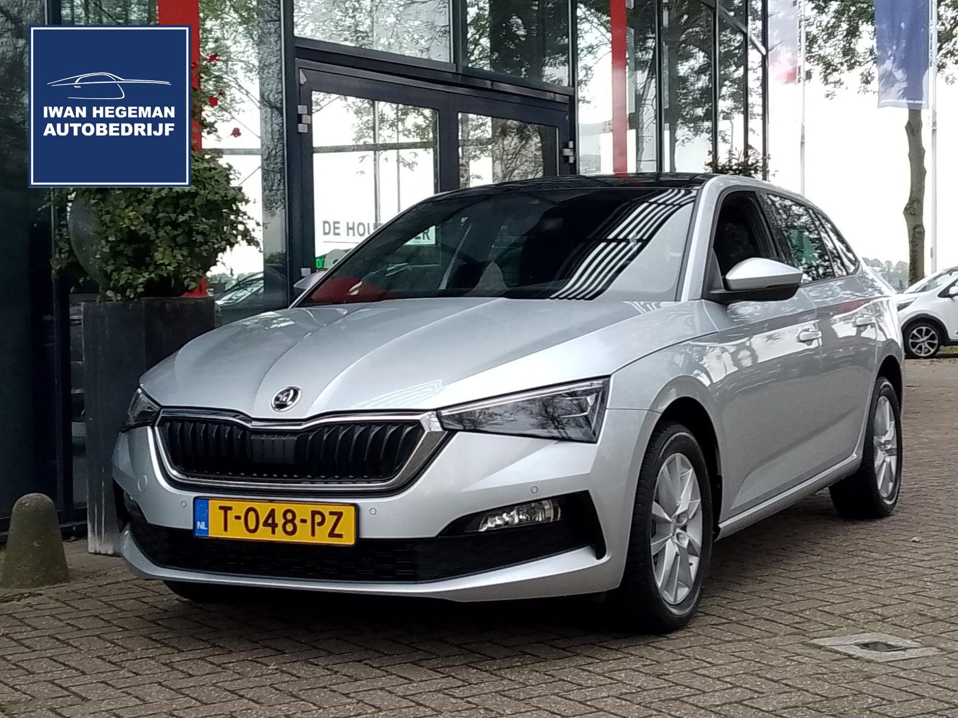 Skoda Scala 1.0 TSI Business | Panodak | Navigatie via Smartphone | Cruise Control | LM Velgen | PDC + Camera