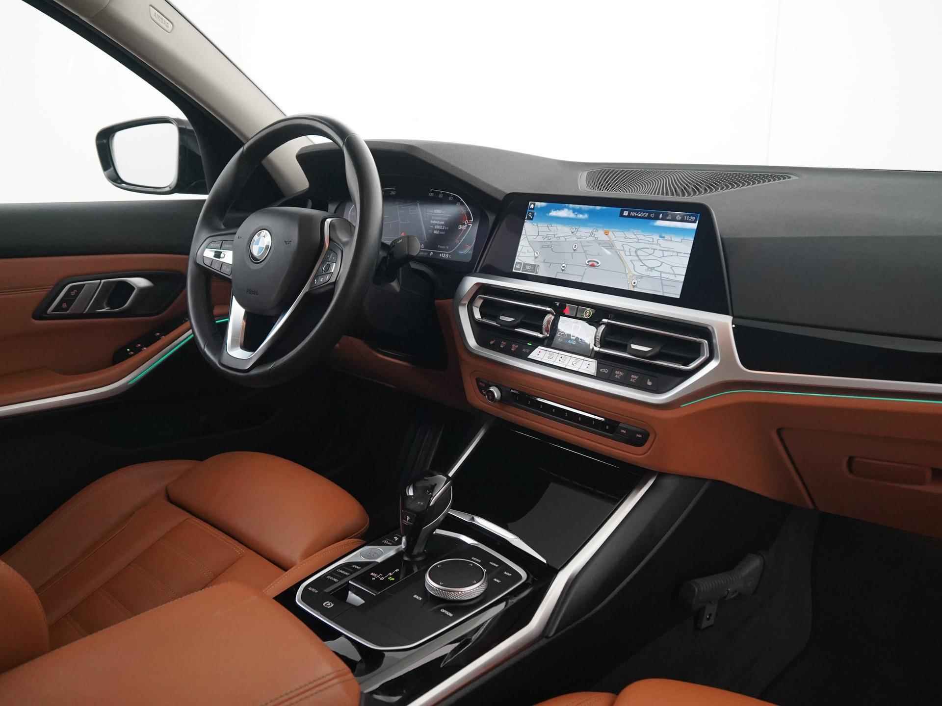 BMW 3-serie 318i High Executive Sport Line | Leder | Navigatie | Apple Carplay | Zondag Open! - 2/37