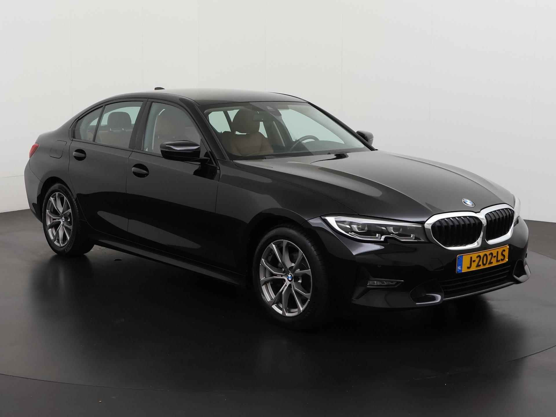 BMW 3-serie 318i High Executive Sport Line | Leder | Navigatie | Apple Carplay | Zondag Open! - 30/37