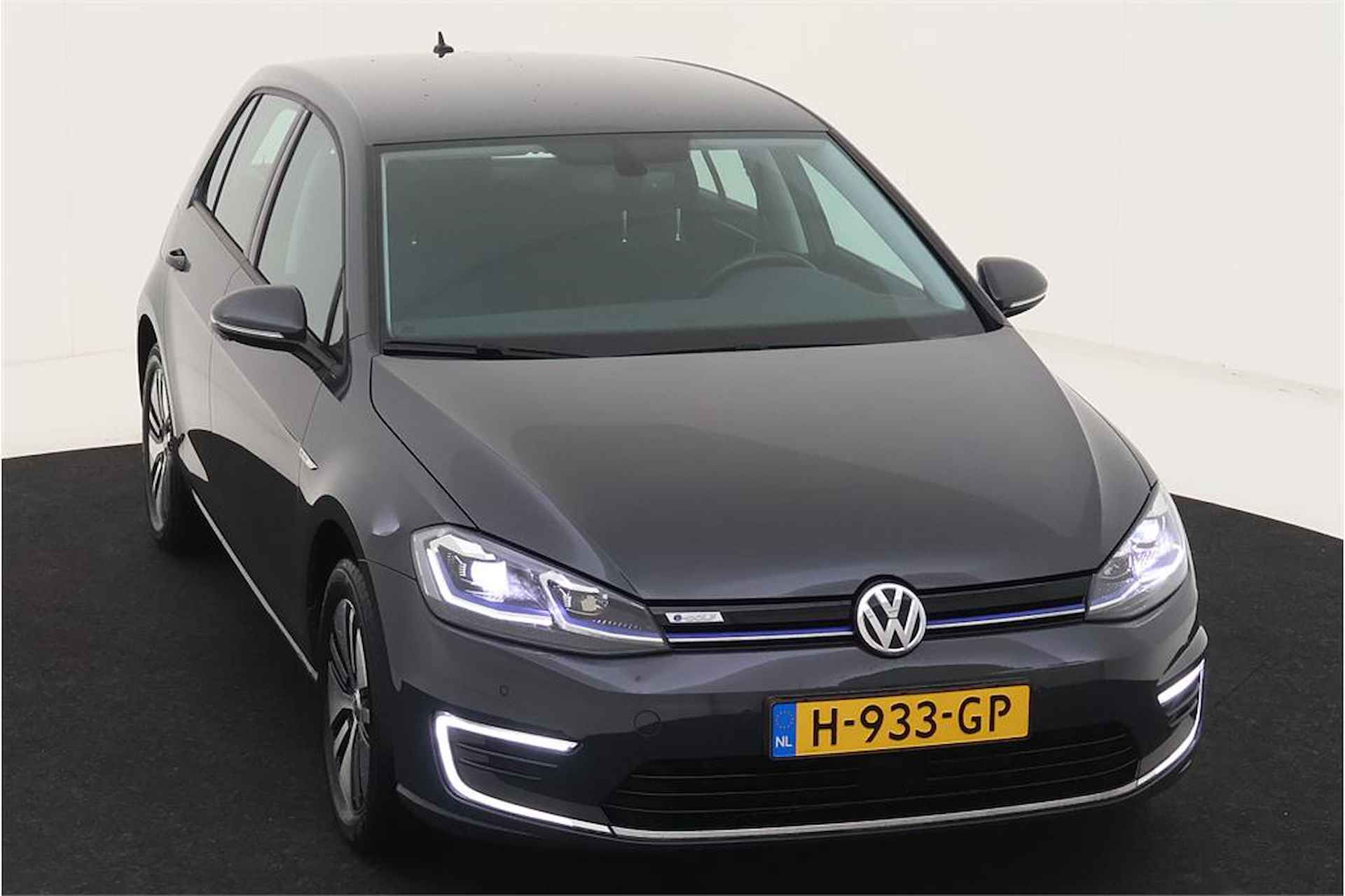 Volkswagen e-Golf E-DITION / Digitale cockpit/  Climatronic/ Parkeersensoren V + A / Led/ Navigatie/ 16 LMV - 5/15
