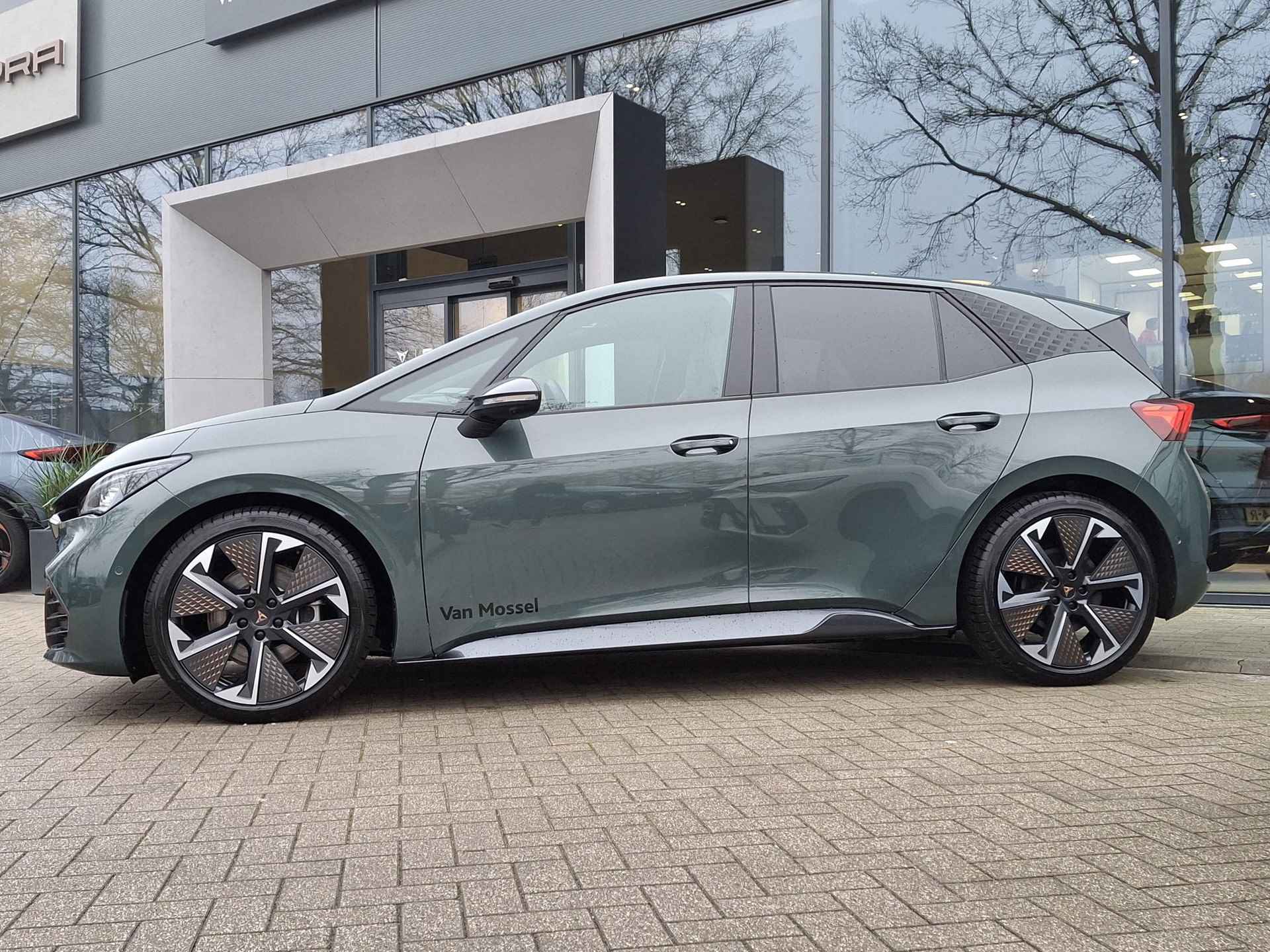 CUPRA Born VZ 84 kWh 240 kw/326 PK | Dark forest metallic | VZ pack | Kuipstoelen | 20 inch velgen - 3/15