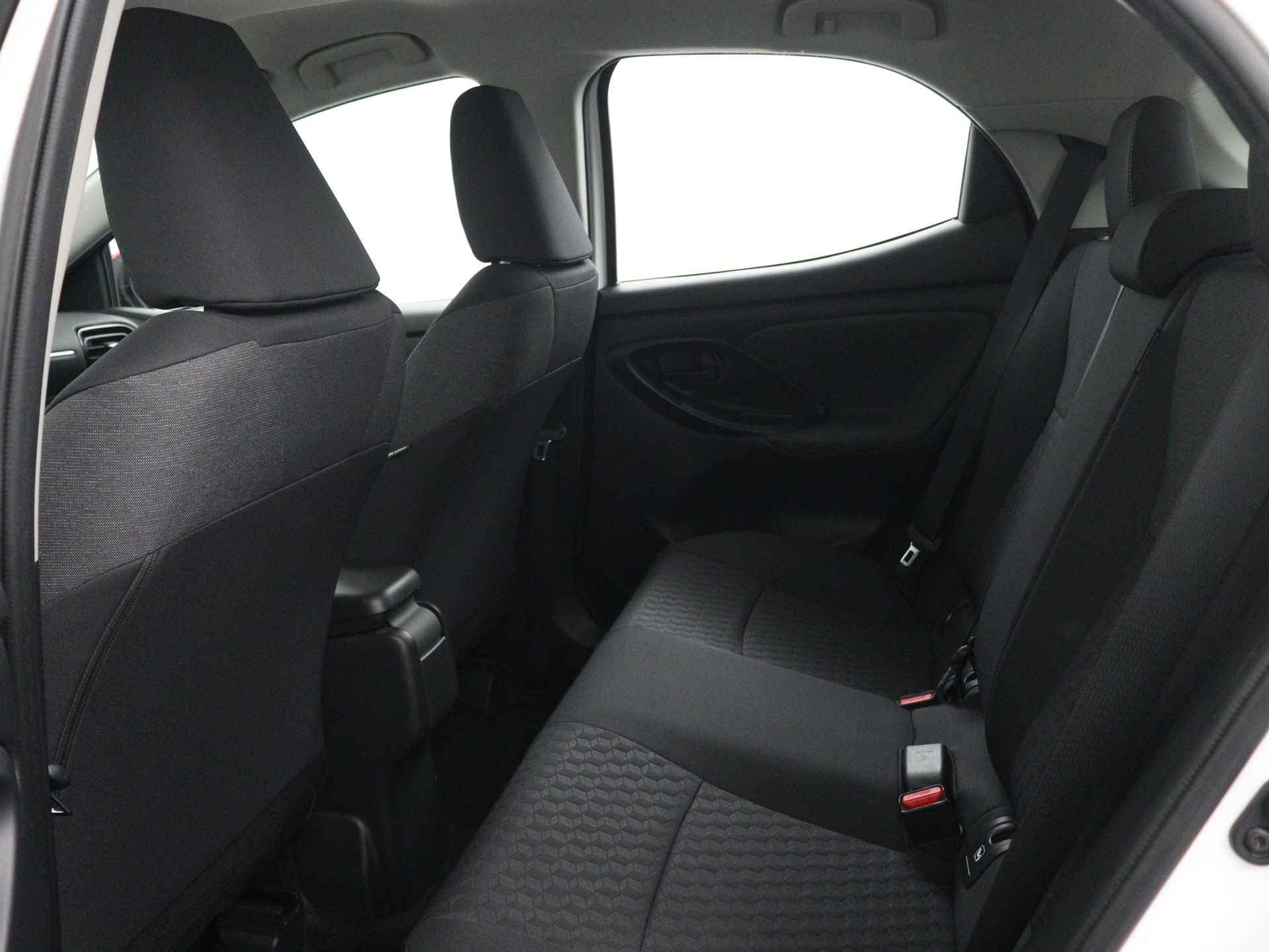 Toyota Yaris 1.5 Hybrid Dynamic | Navigatie | Camera | LM Velgen | - 20/40