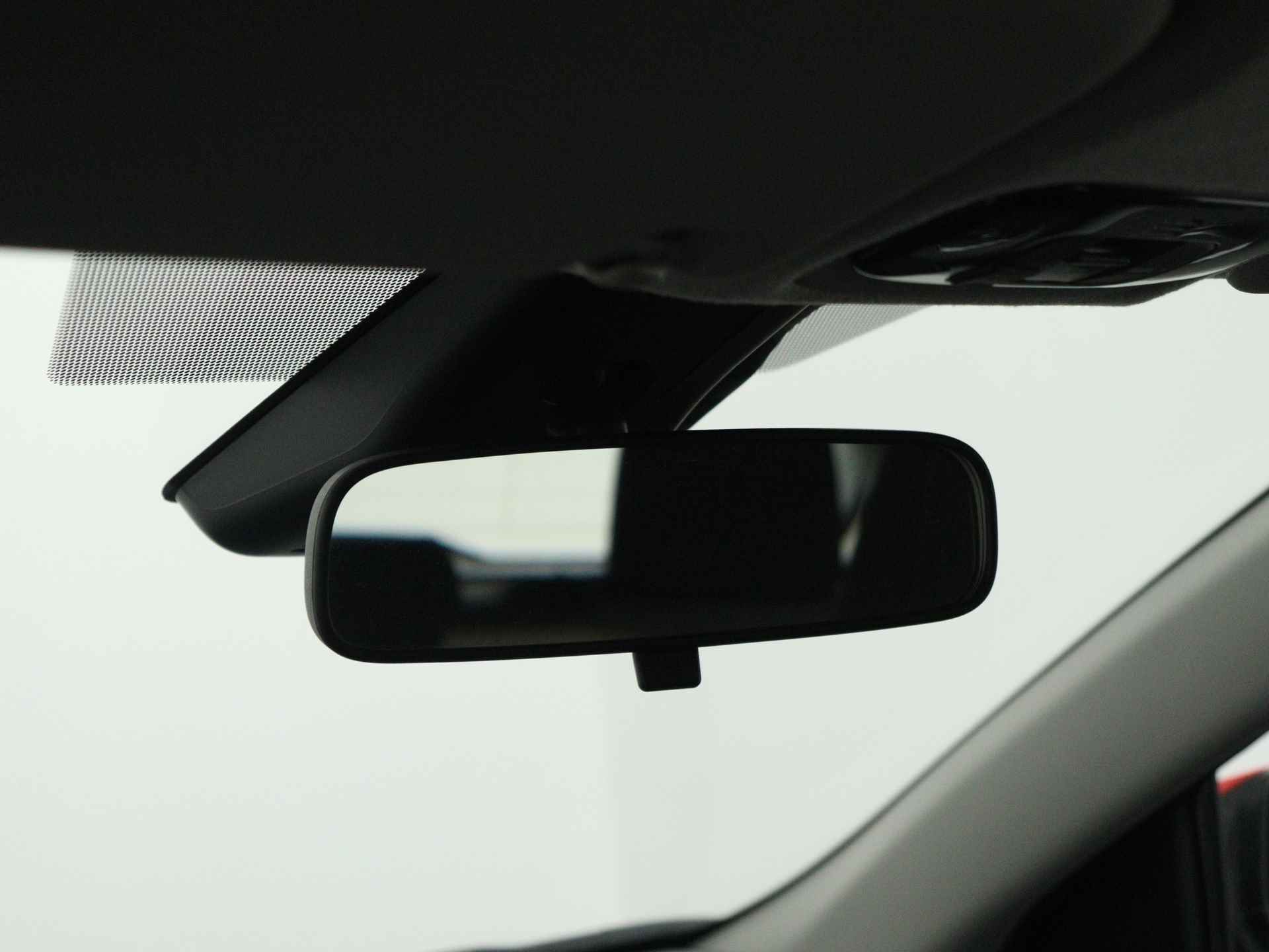Toyota Yaris 1.5 Hybrid Dynamic | Navigatie | Camera | LM Velgen | - 30/40