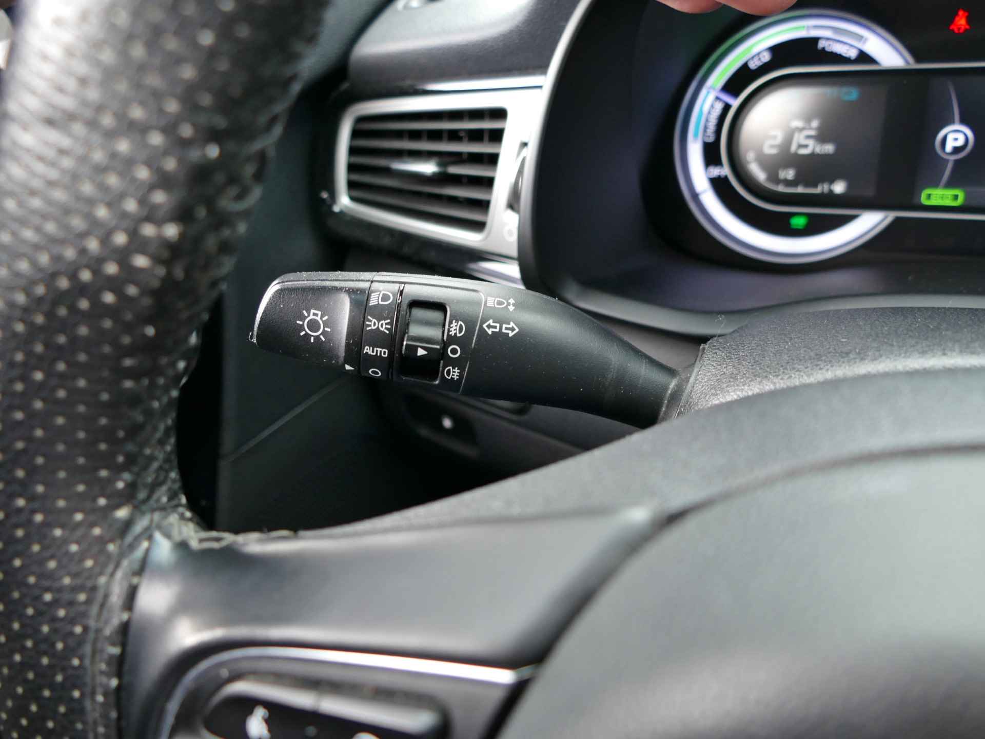 Kia Niro 1.6 GDi Hybrid | 100% onderhouden | verwarmd stuur | Apple CarPlay /Android auto - 19/55
