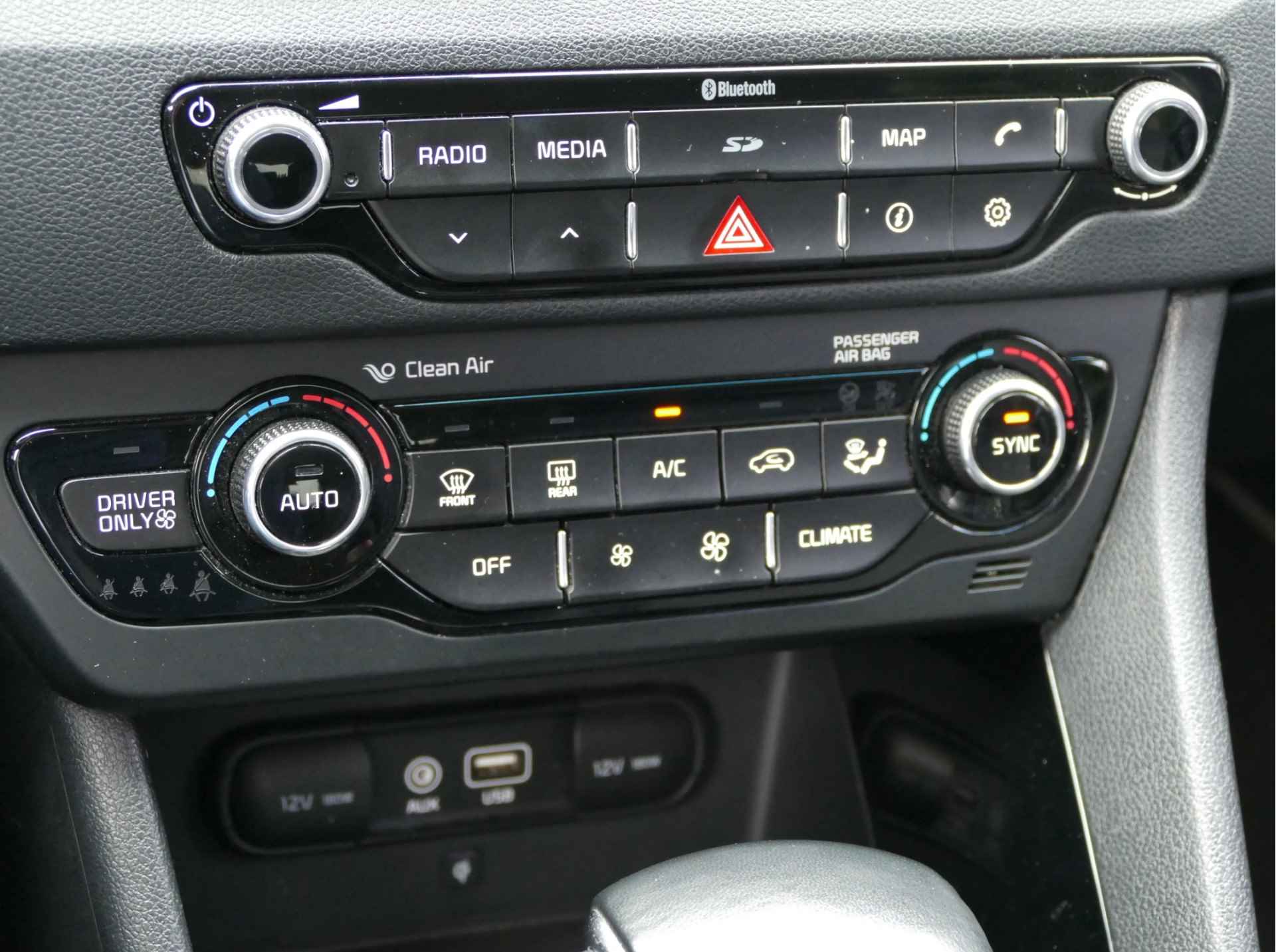 Kia Niro 1.6 GDi Hybrid | 100% onderhouden | verwarmd stuur | Apple CarPlay /Android auto - 30/55