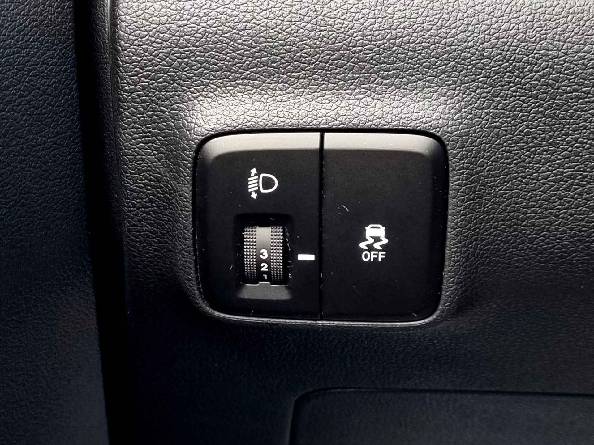 Hyundai i10 1.0 Comfort 5-zits Automaat / Origineel NL / Navigatie via Android Auto/Apple Carplay / - 25/35