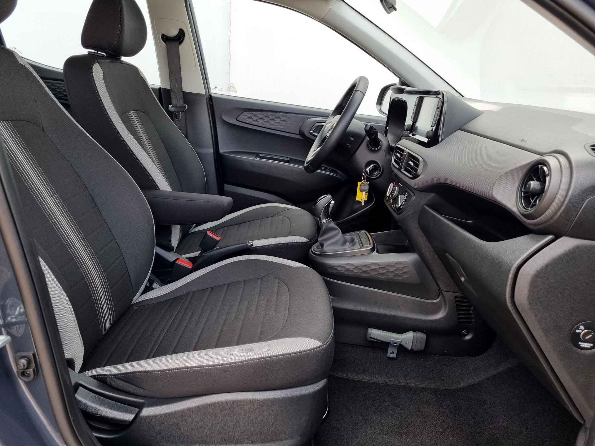 Hyundai i10 1.0 Comfort 5-zits Automaat / Origineel NL / Navigatie via Android Auto/Apple Carplay / - 32/35