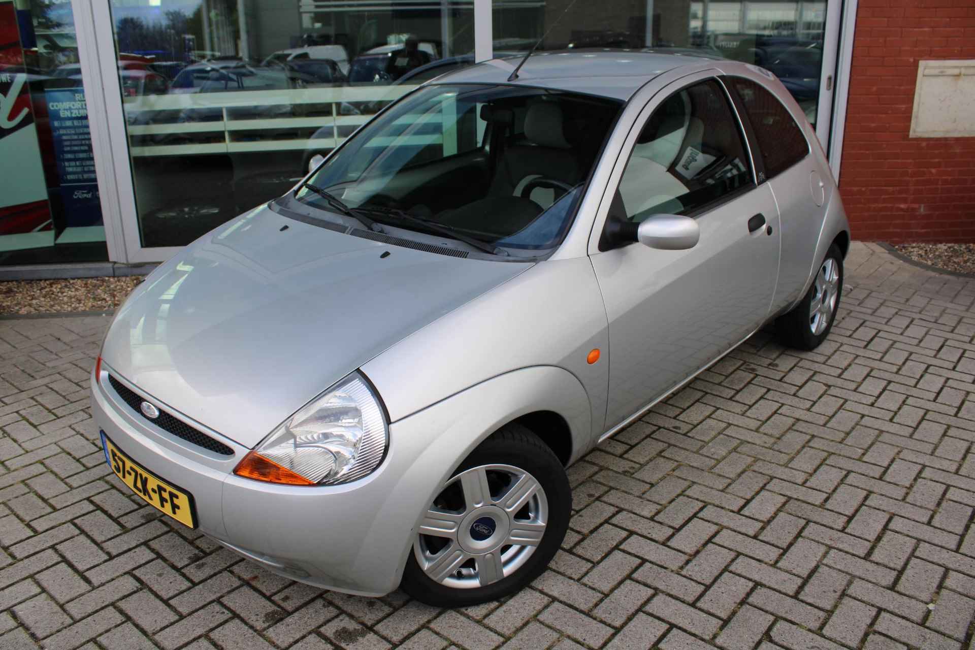 Ford Ka 1.3 Collection | Airco | Lederen Bekleding | Stuurbekrachtiging | Elektrische ramen | Centrale deurvergrendeling met afstandsbediening | Dealeronderhouden | 53DKM! - 3/17