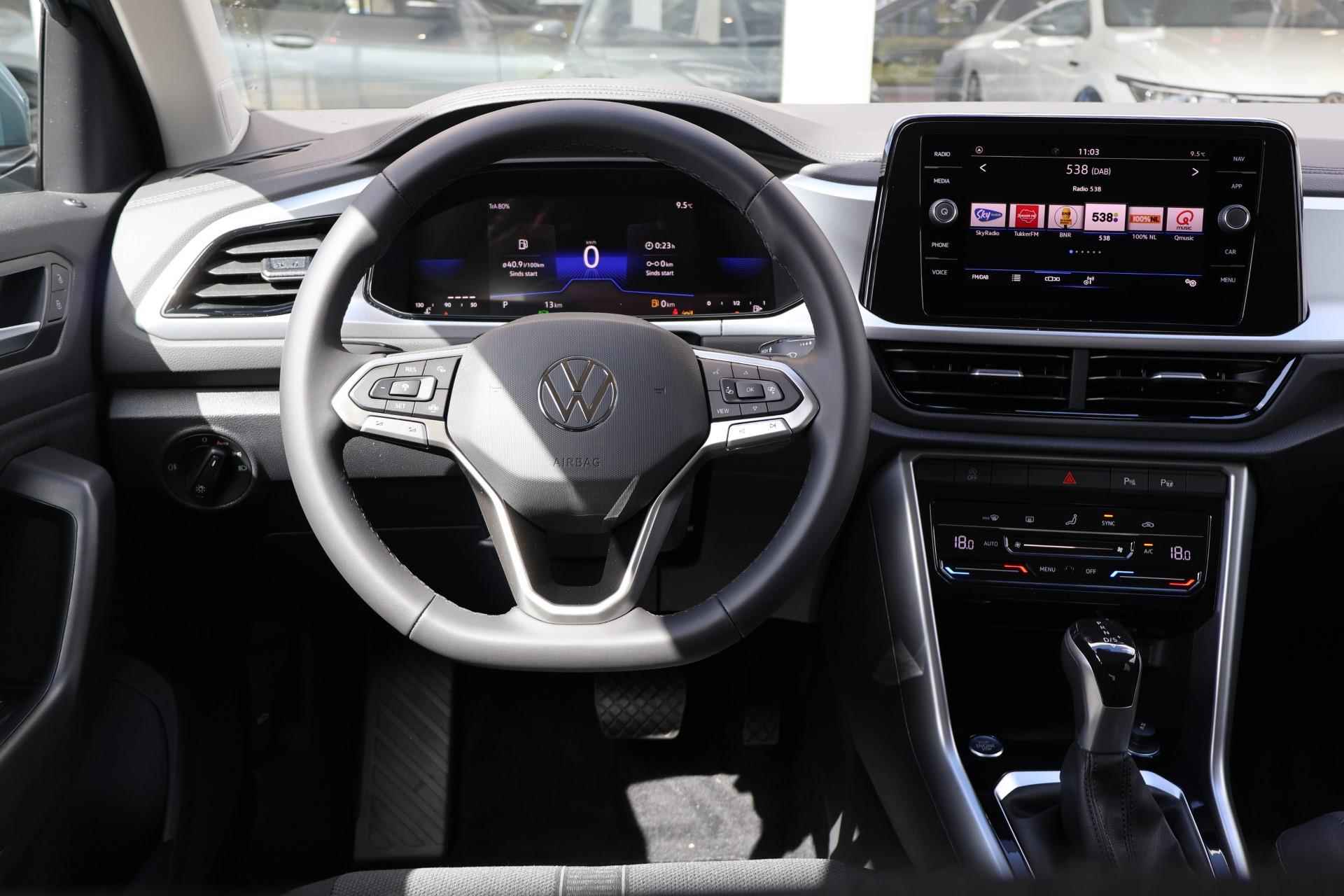 Volkswagen T-Roc 1.5 TSI 150pk Life Edition | Achteruitrijcamera | LMV 17'' - 17/23