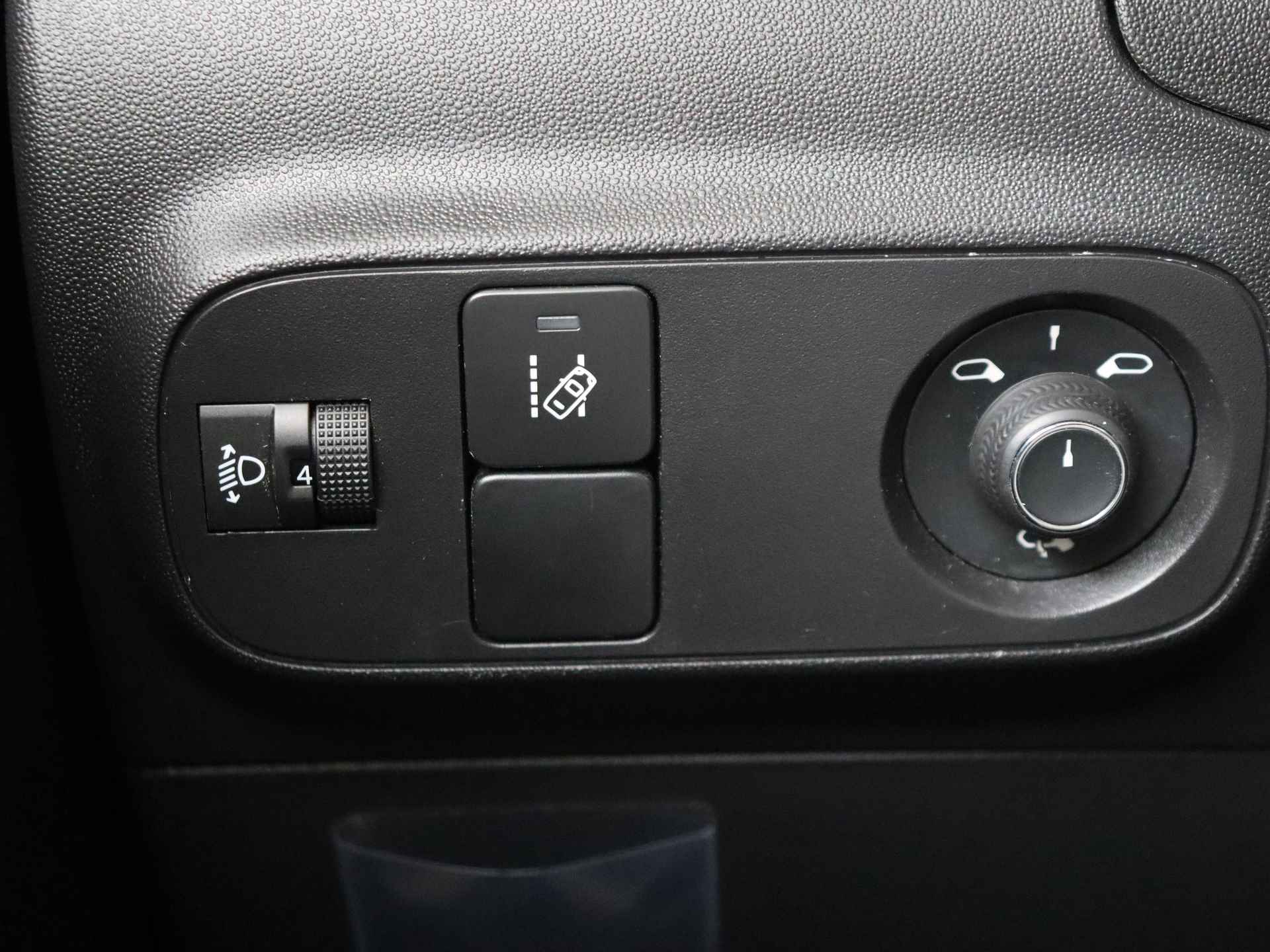 Citroën C3 1.2 PureTech S&S Feel 5 deurs | Climate Control | Navigatie | Parkeerhulp Achter - 27/35