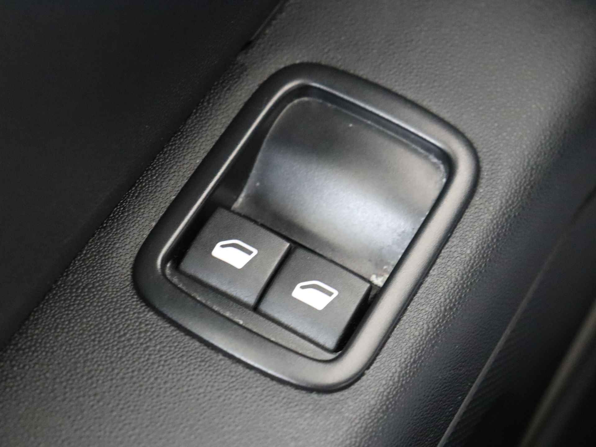 Citroën C3 1.2 PureTech S&S Feel 5 deurs | Climate Control | Navigatie | Parkeerhulp Achter - 31/35
