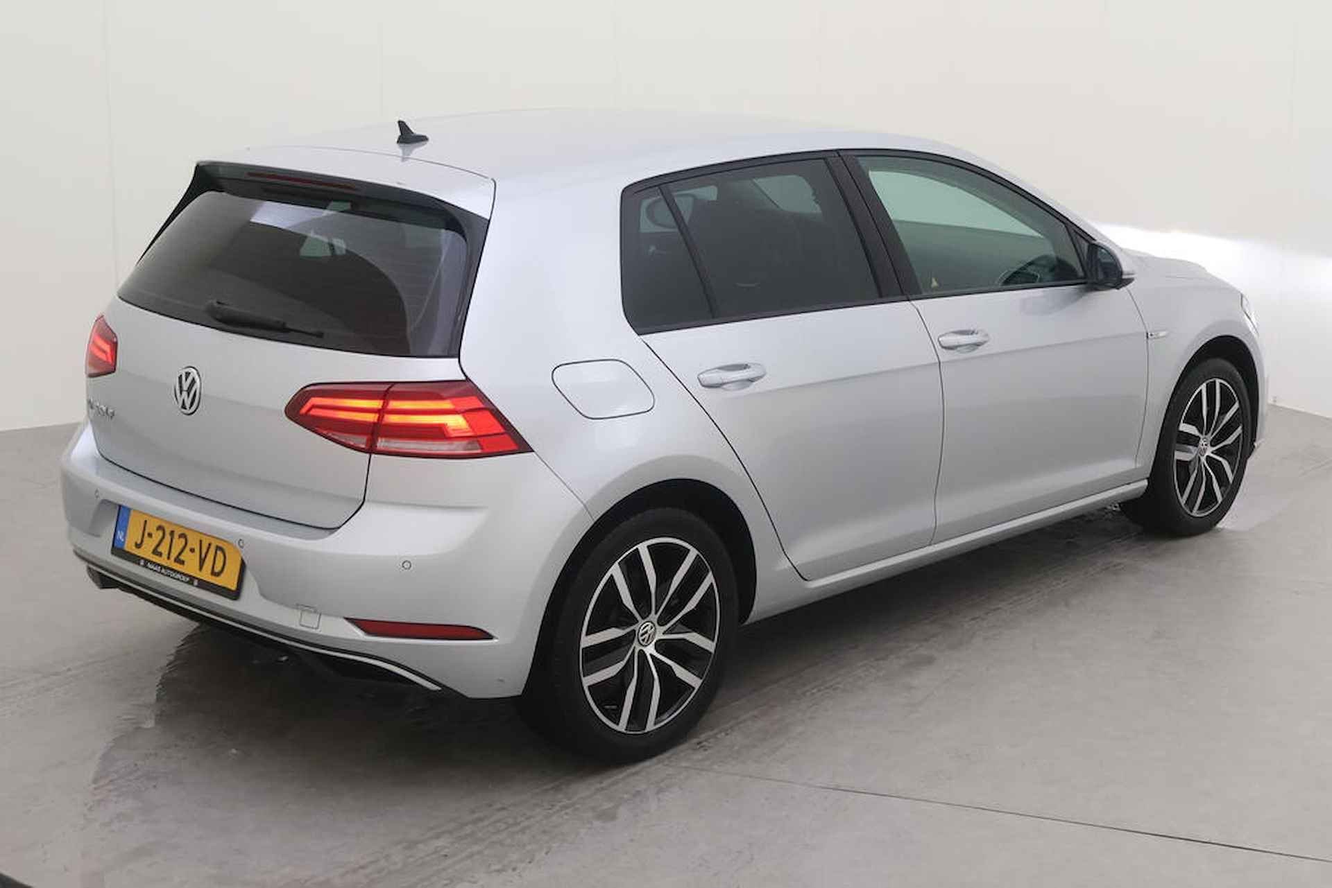 Volkswagen e-Golf E-DITION - 7/13