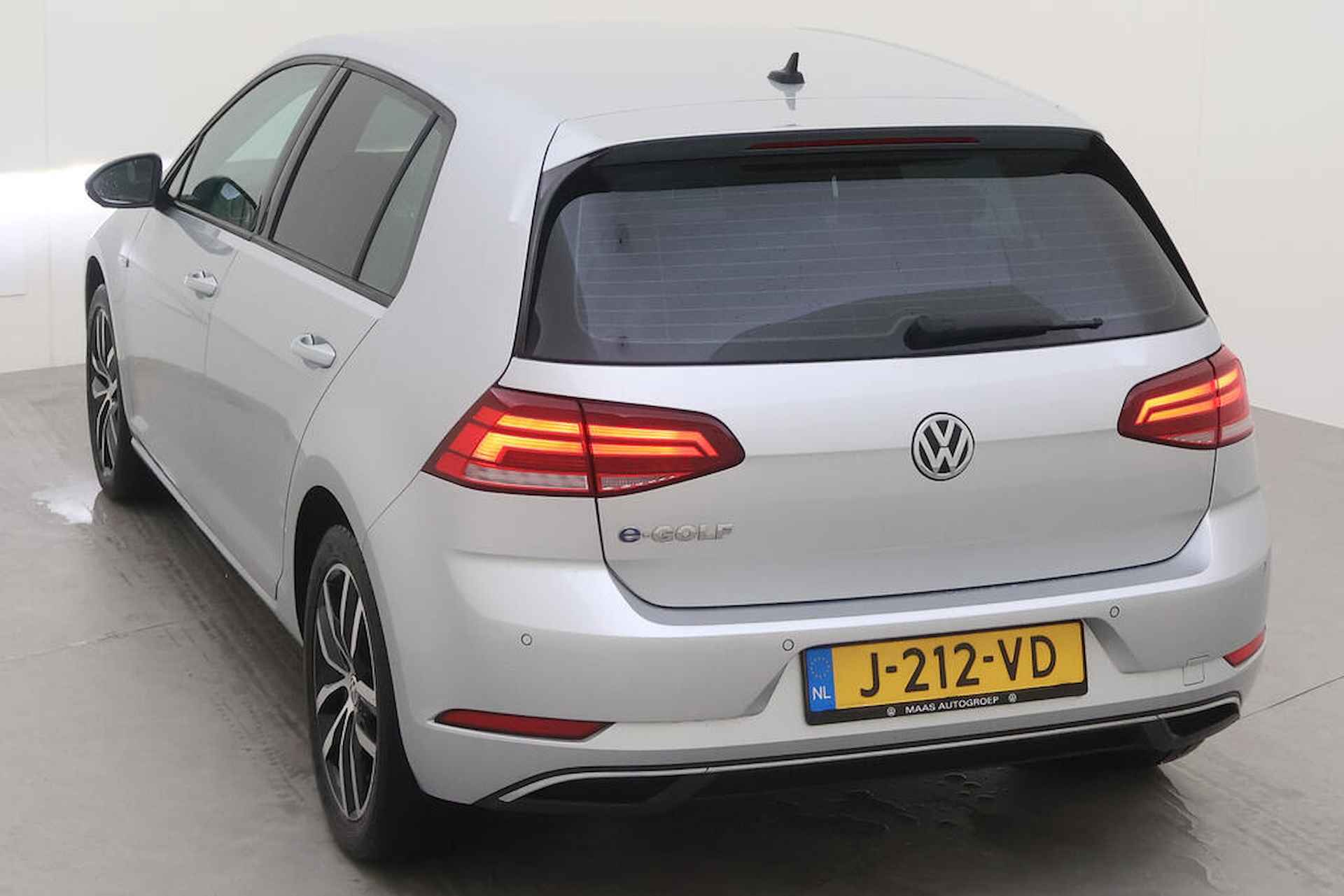 Volkswagen e-Golf E-DITION - 8/13