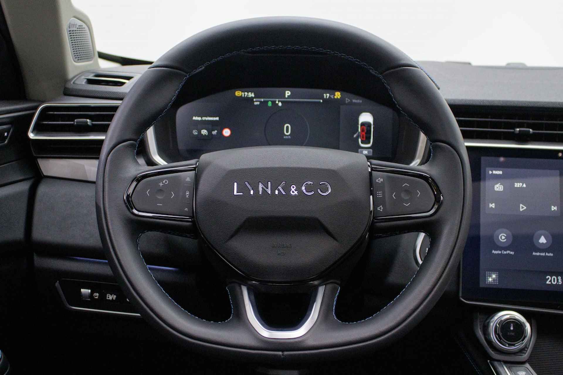 Lynk & Co 01 1.5 | Navigatie | Stoelverwarming | Panoramadak - 26/51