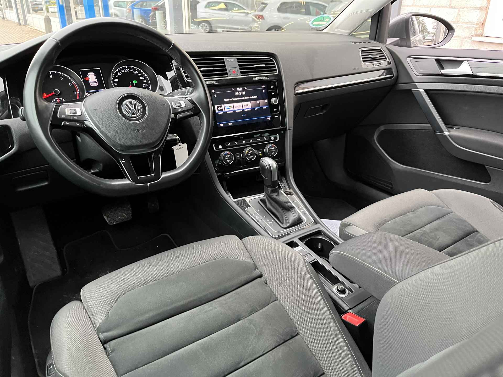 Volkswagen GOLF Variant 1.5 TSI Highline / AUTOMAAT/ PARK. SENSOREN/ ERGO ACTIVE/ DIGITAL DASHBOARD/  LED/ STOEL VERWARM./ ADAPT. CRUISE/ BLUETOOTH/ NAVI/ CLIMA/ DAB/ - 6/23