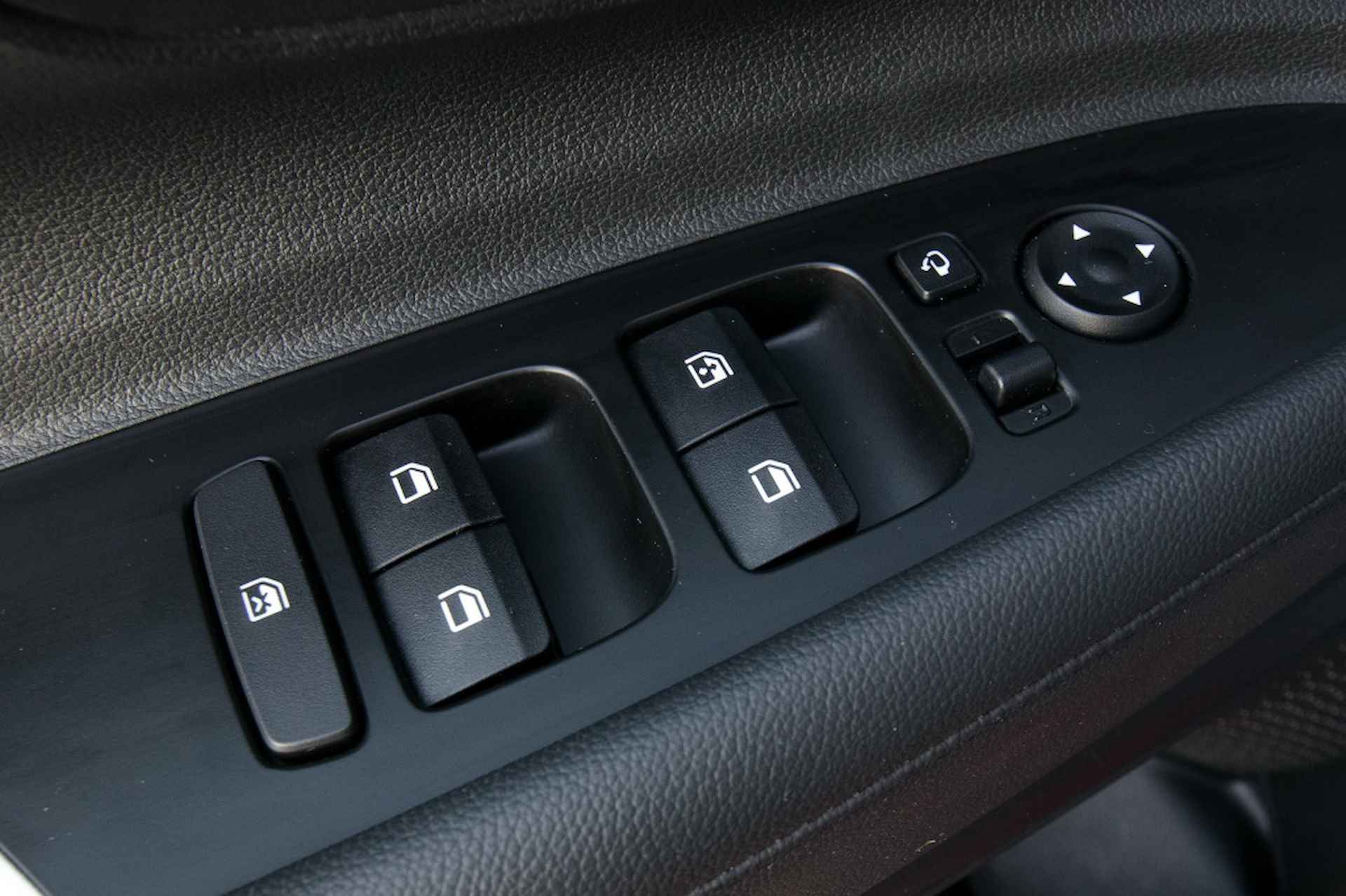 Hyundai Bayon 1.0 T-GDI Comfort | Zwart dak | Navigatie via Carplay | Private - 21/41