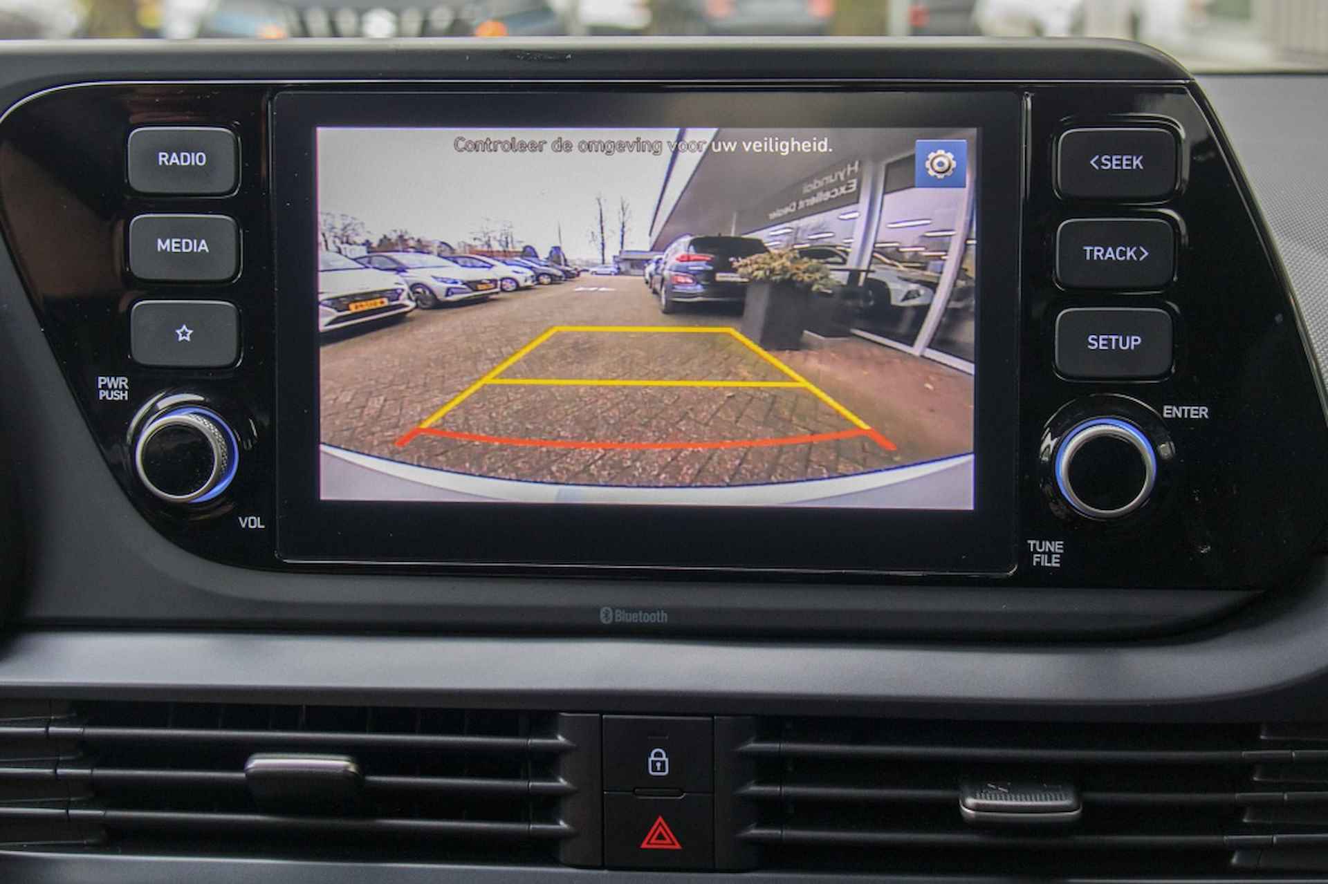 Hyundai Bayon 1.0 T-GDI Comfort | Zwart dak | Navigatie via Carplay | Private - 31/41