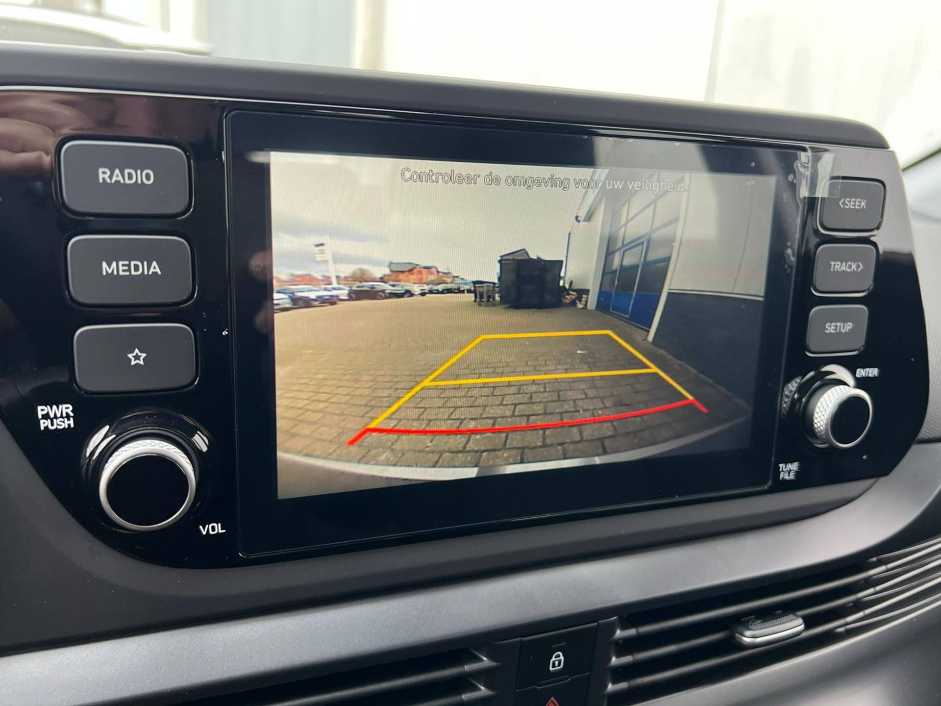 Hyundai i20 1.2 MPI Comfort Airco | Cruise | Camera | Apple Carplay | Android Auto - 10/28