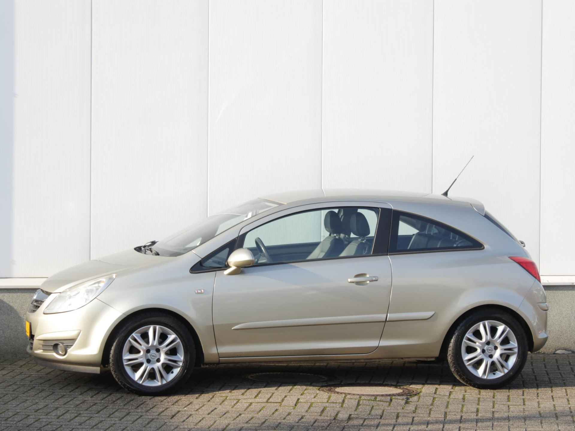 Opel Corsa 1.4-16V Cosmo | Clima | Park sens | Lm-Velgen - 2/20