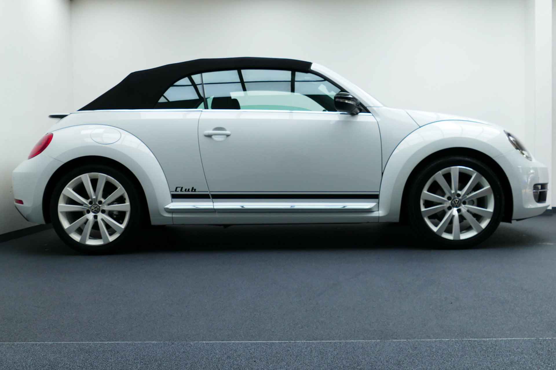 Volkswagen Beetle Cabriolet 1.4 150pk TSI Club. Xenon/Led, 19"LMV, Clima, Cruise, Navi, Stoelverw, PDC V+A - 10/40