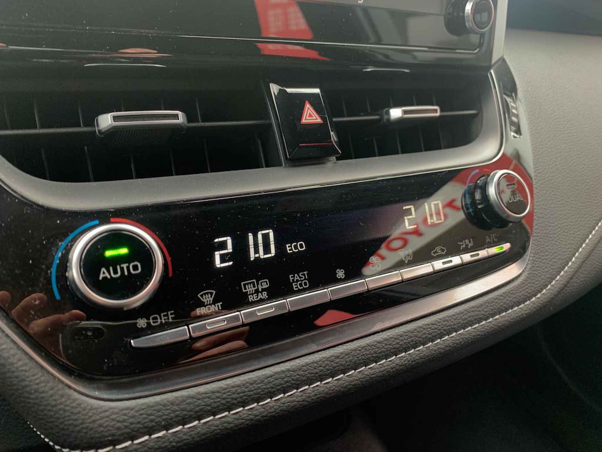 Toyota Corolla Touring Sports 1.8 Hybrid Active NL Navi Apple Carplay/Android Au - 15/19