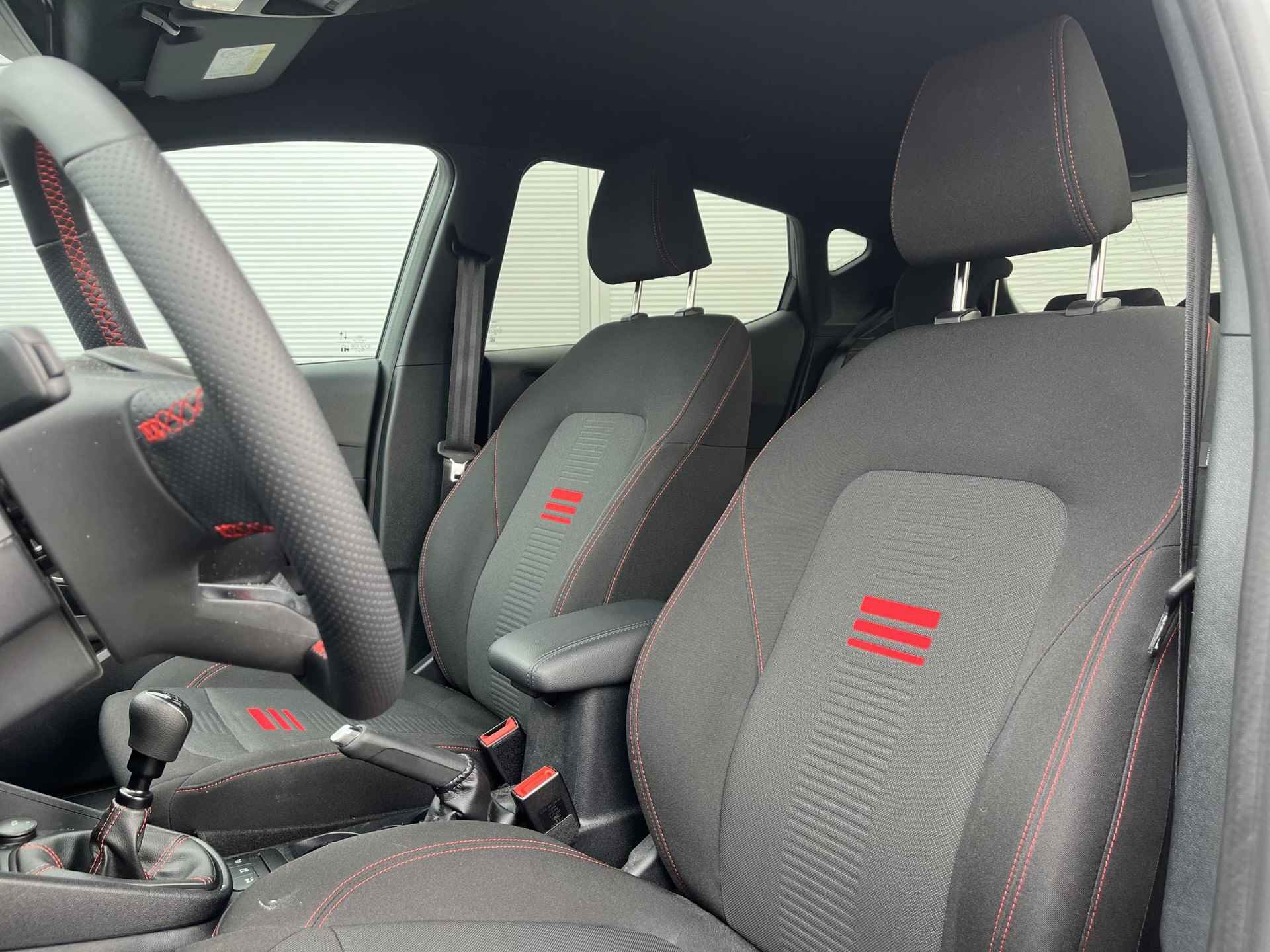 Ford Fiesta 1.0 EcoBoost Hybrid ST-Line | Cruise Control | Parkeersensoren | Getint Glas | Winter Pack - 12/24