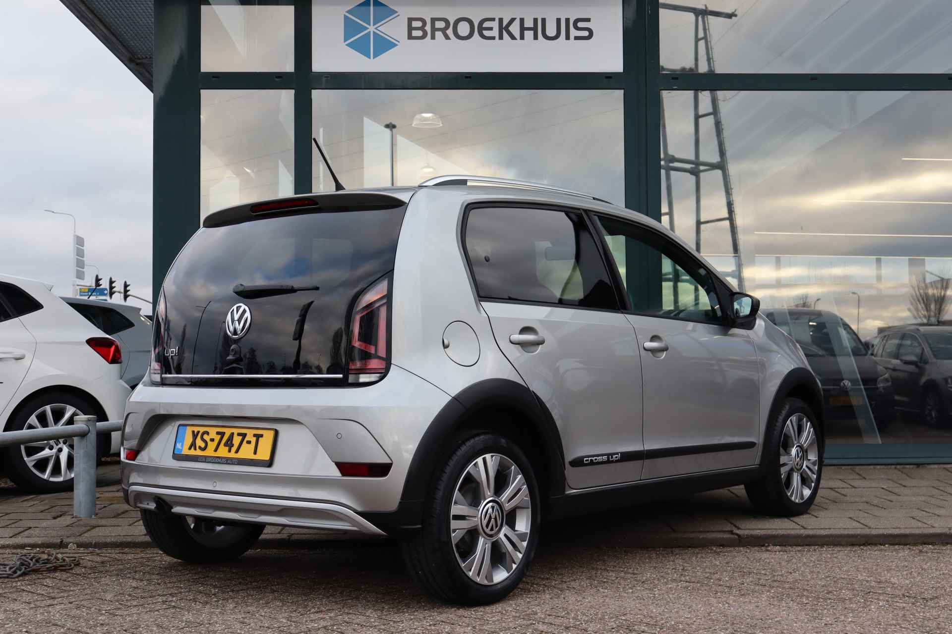 Volkswagen up! 1.0 BMT cross up! | Cruise Control | Parkeersensoren | Bluetooth | - 7/26