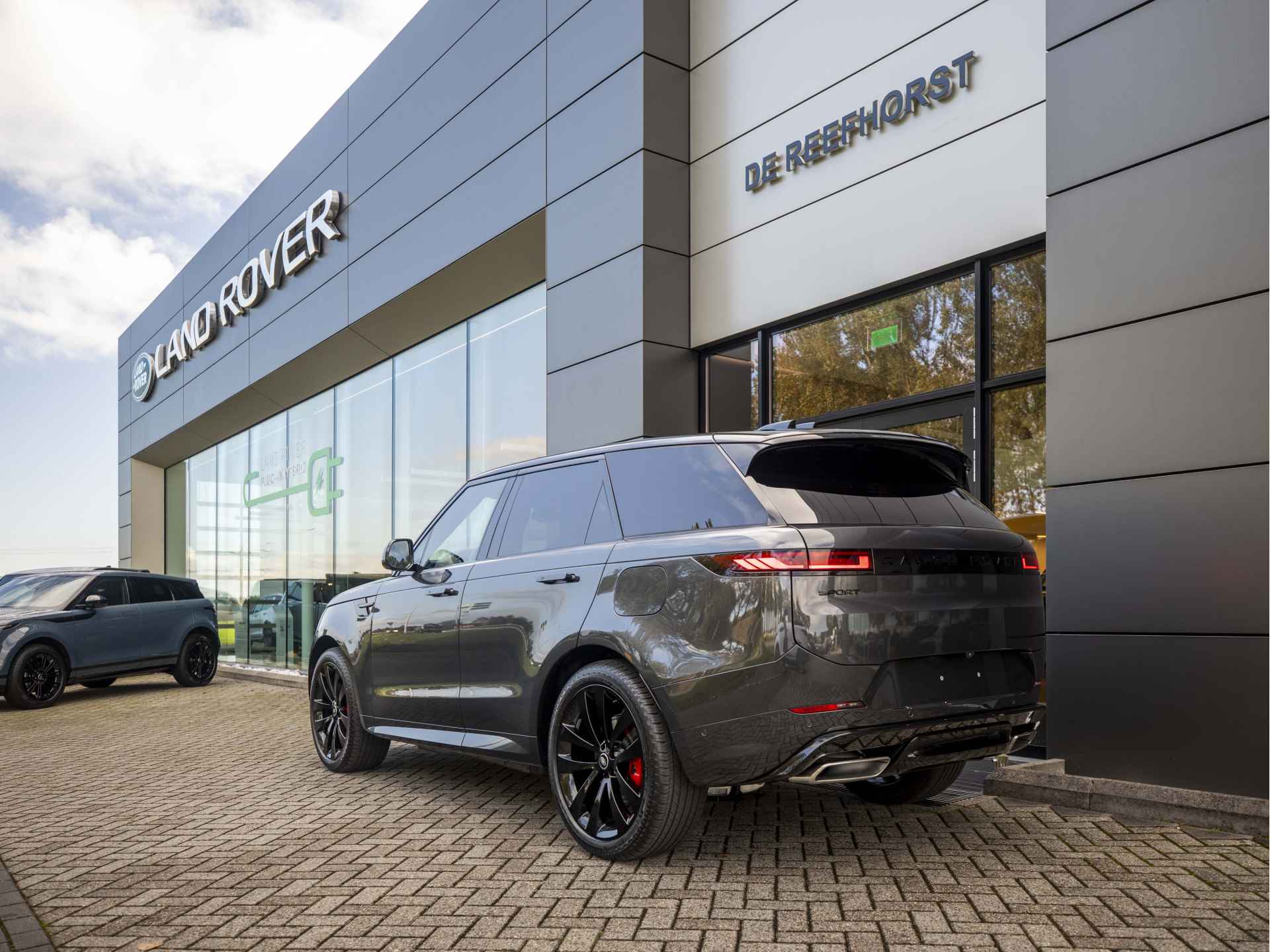 Land Rover Range Rover Sport 3.0 P460e Dynamic SE PHEV | Cold Climate Pack | Softclose | HUD | Elek. Trekhaak | 23'' Gloss Black - 14/61