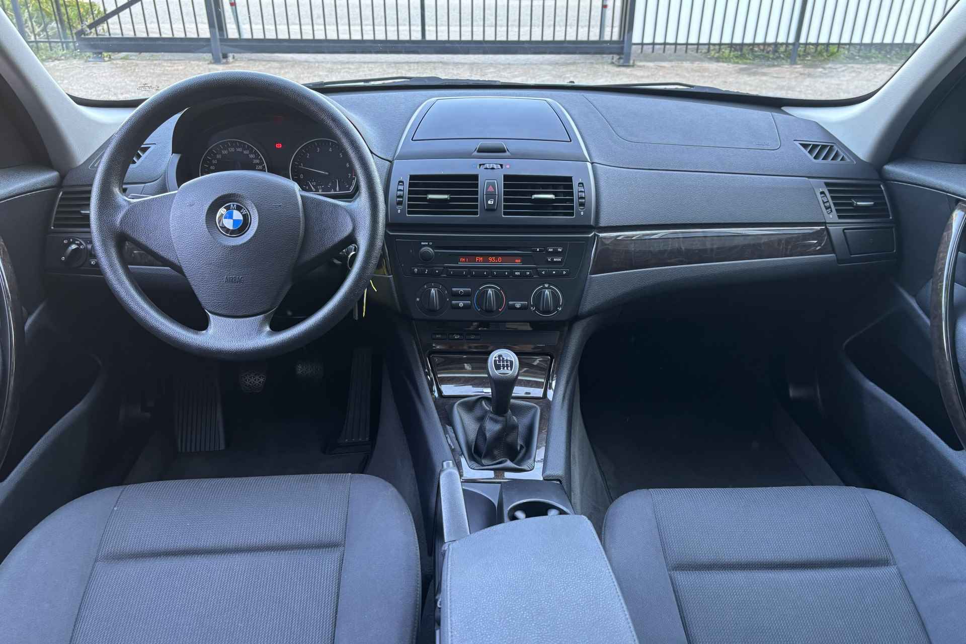 BMW X3 2.0i | Panodak | Xenon | Clima | Slechts 81.000 km | Volledig historie bekend! - 11/40