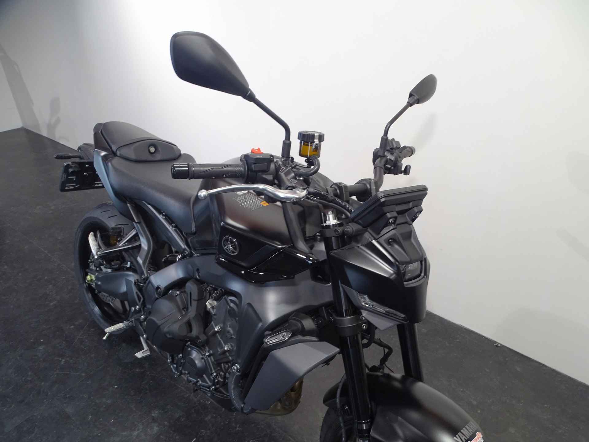 Yamaha MT-09 Y-AMT - 2/7