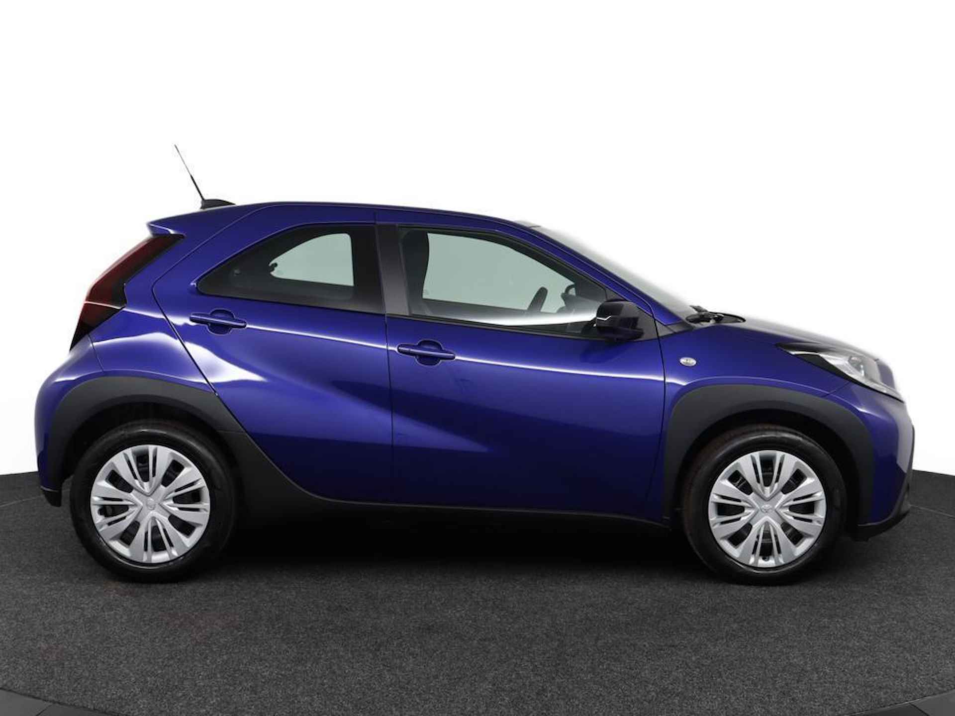 Toyota Aygo X 1.0 VVT-i MT play | Adaptive Cruise Control | Apple Carplay | Android Auto | Achteruitrijcamera | - 13/43