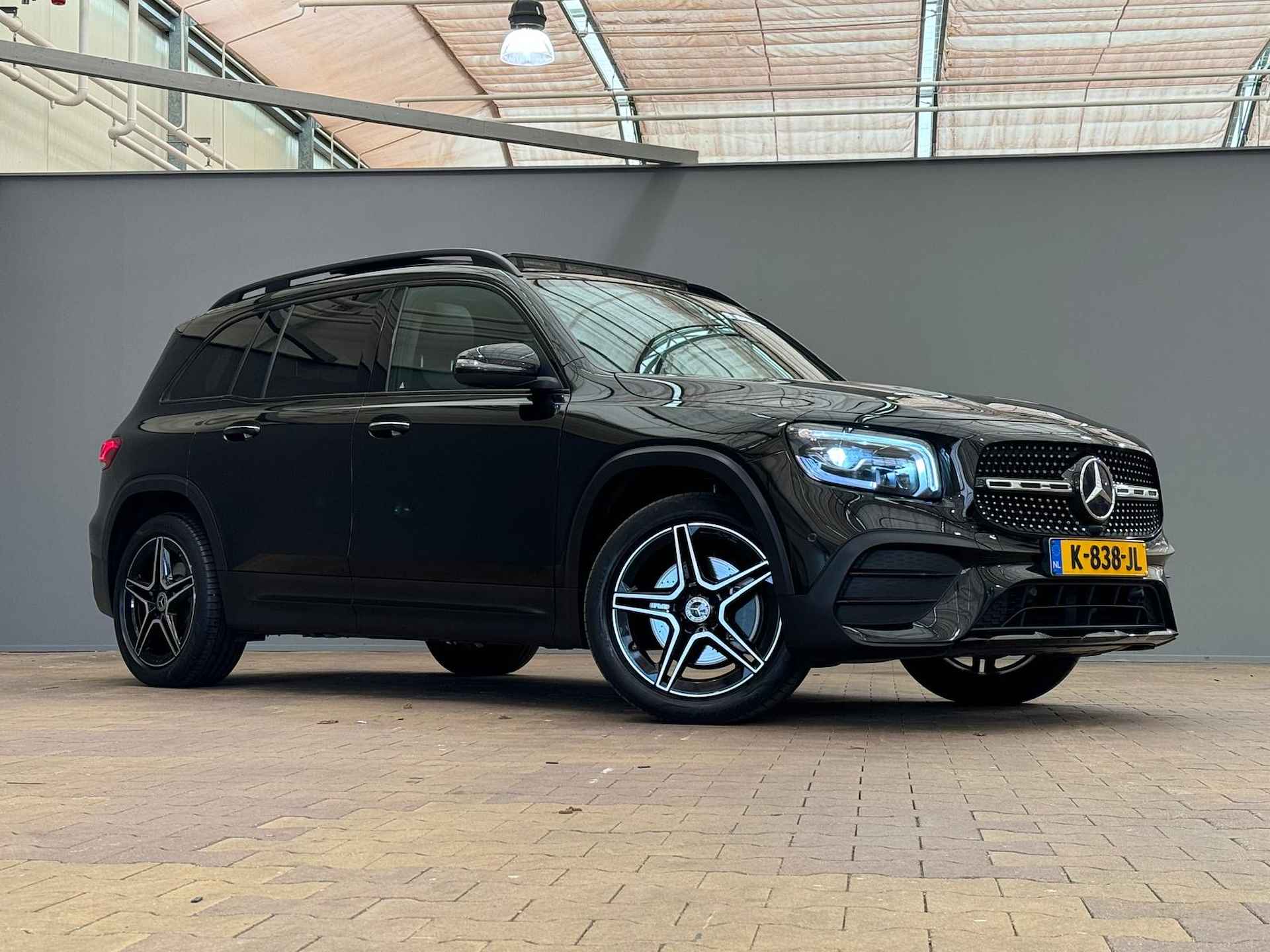 Mercedes-Benz GLB 200 Business Solution AMG 7 Persoons | Panorama / Schuifdak | Elek. Stoel met Geheugen | Camera | Navigatie | Leder/Alcantara | Stoelverwarming - 20/43