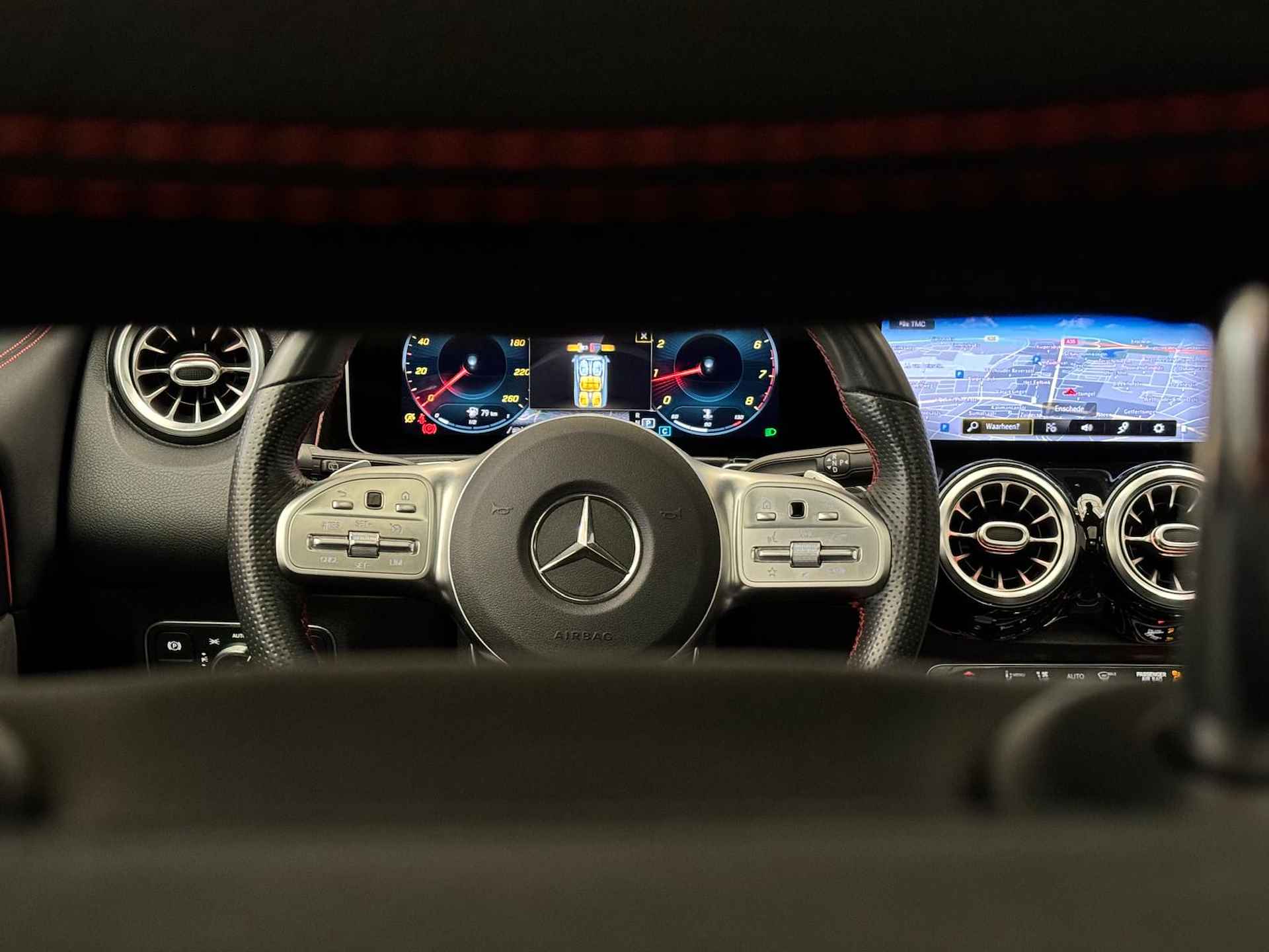 Mercedes-Benz GLB 200 Business Solution AMG 7 Persoons | Panorama / Schuifdak | Elek. Stoel met Geheugen | Camera | Navigatie | Leder/Alcantara | Stoelverwarming - 25/43