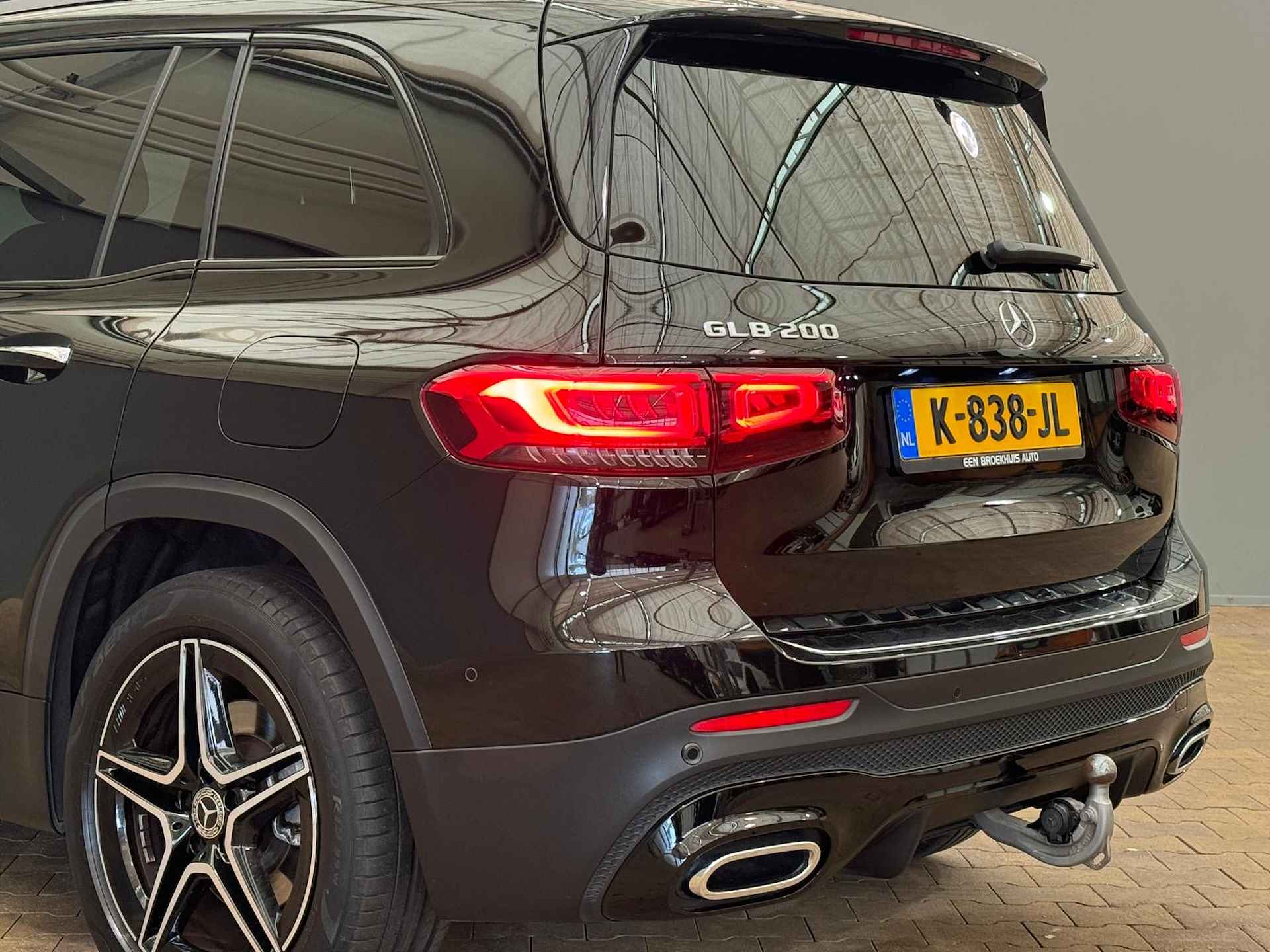 Mercedes-Benz GLB 200 Business Solution AMG 7 Persoons | Panorama / Schuifdak | Elek. Stoel met Geheugen | Camera | Navigatie | Leder/Alcantara | Stoelverwarming - 41/43