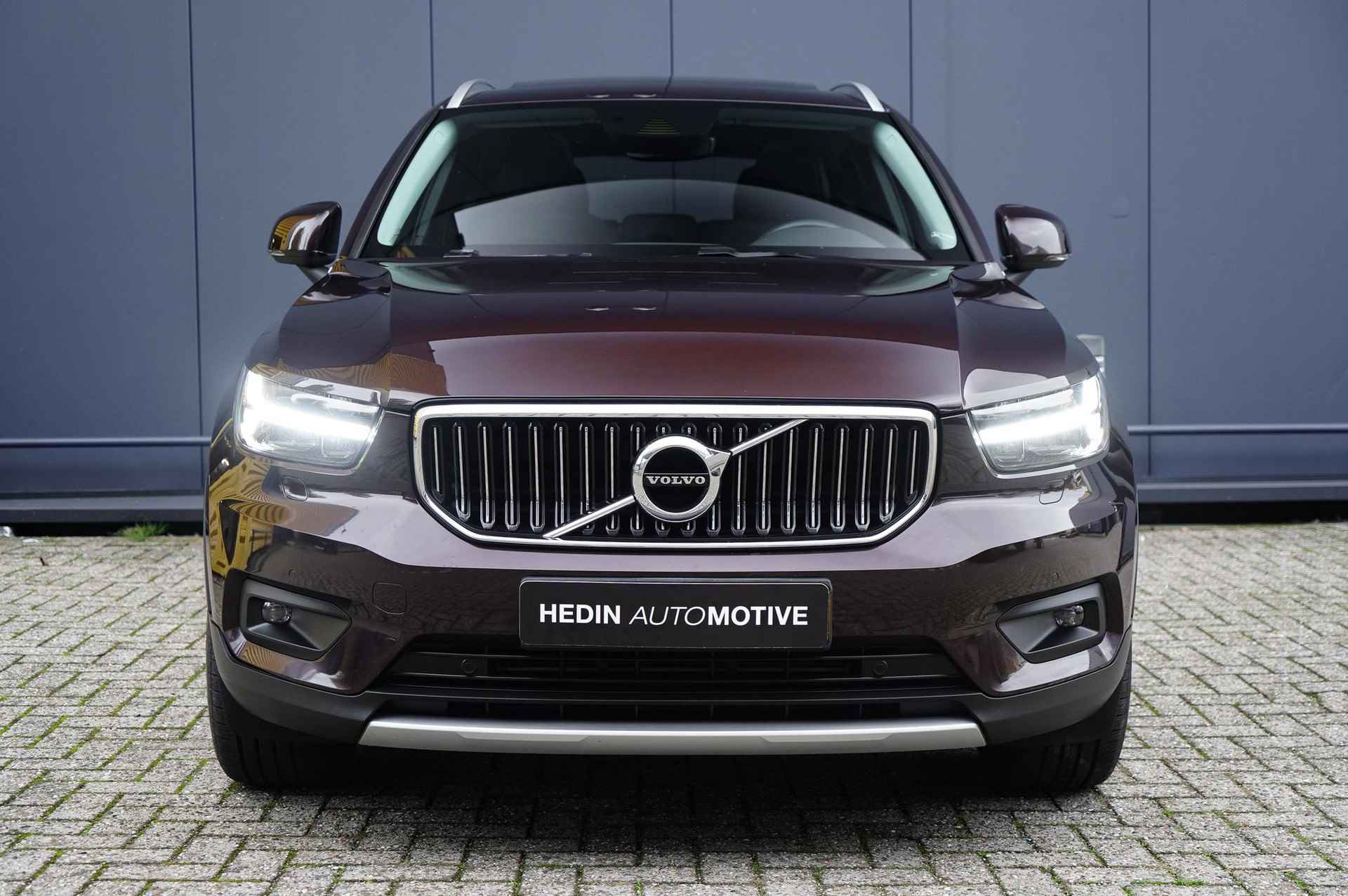 Volvo XC40 2.0 T4 Inscription | Panoramadak | Lederen bekleding | Harman/Kardon Audio | Park Assist - 2/31