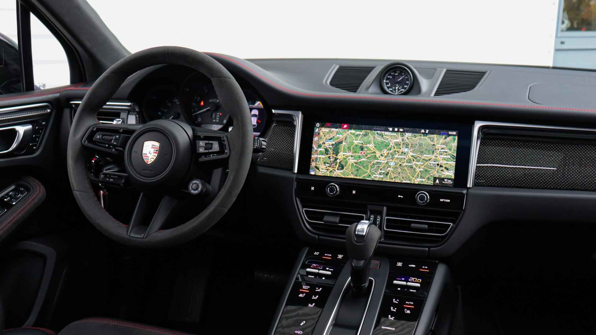 Porsche Macan 2.9 GTS | Sport pakket | PSCB | Standkachel | Carbon | Panoramadak | BOSE Sound | Trekhaak - 30/43