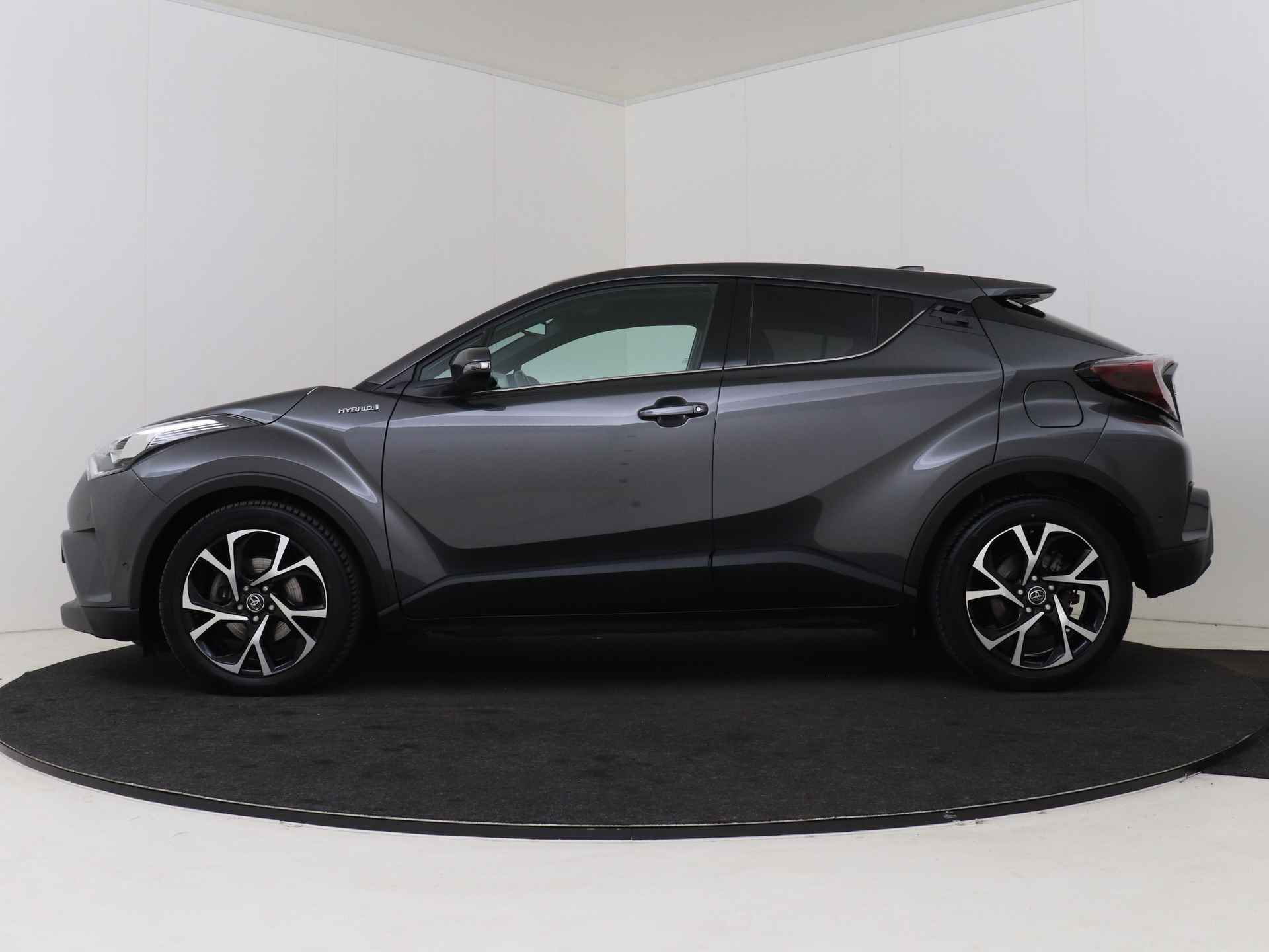 Toyota C-HR 1.8 Hybrid Business Intro Limited I Navigatie I Climate Control I Cruise Control I Camera I LM Velgen I USB I 1e Eigenaar I Dealer Onderhouden I Stuur en Stoelverwarming Voor I Keyless Entry/Start I - 28/48