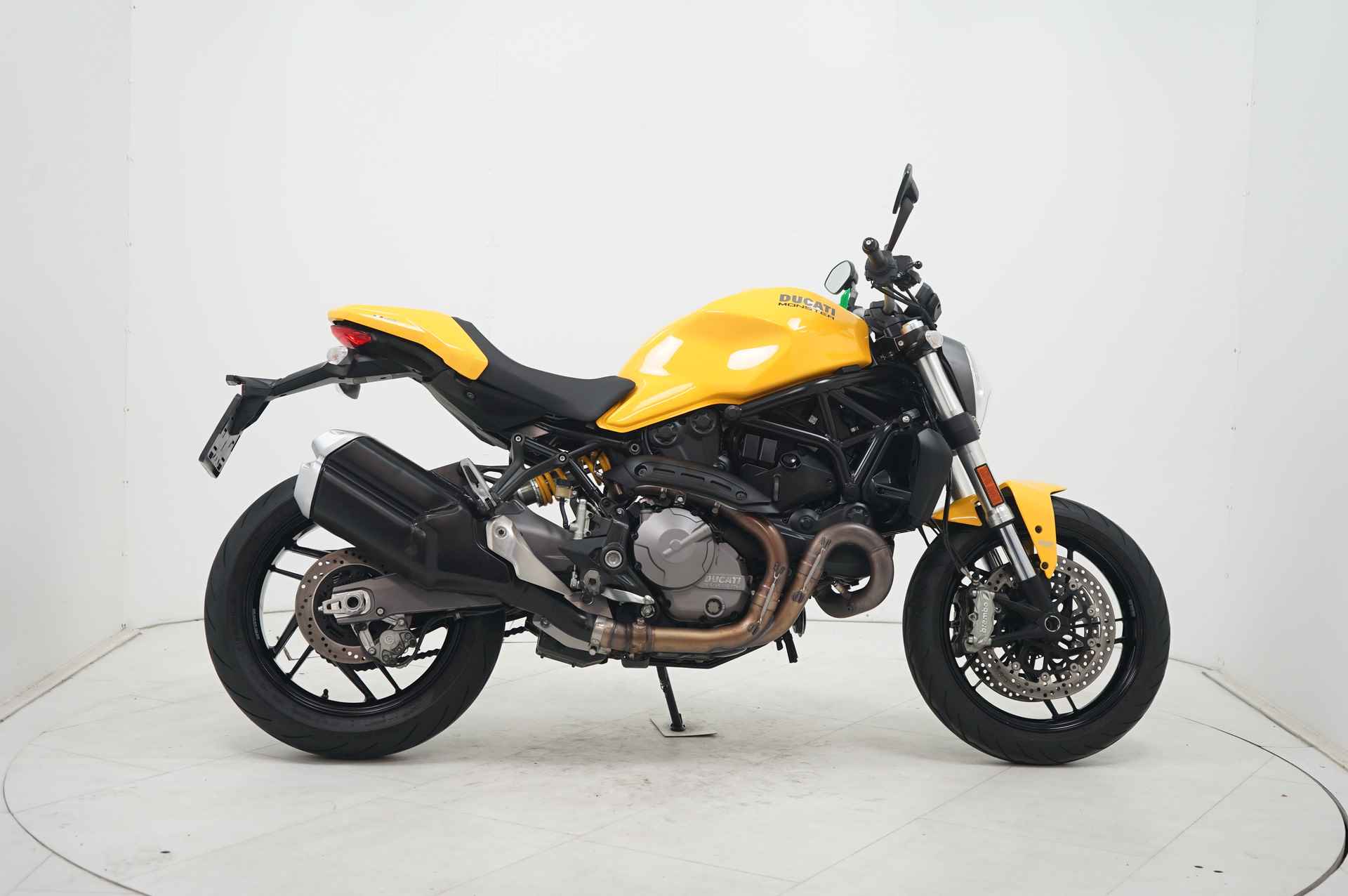 Ducati MONSTER 821 - 1/13