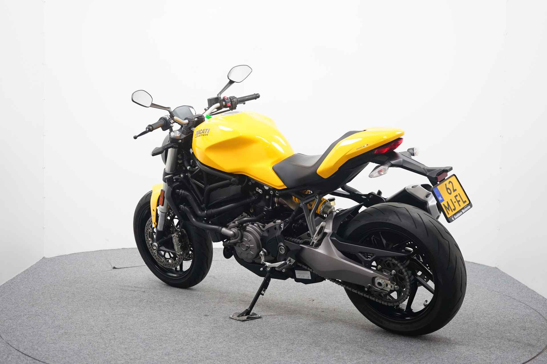 Ducati MONSTER 821 - 6/15