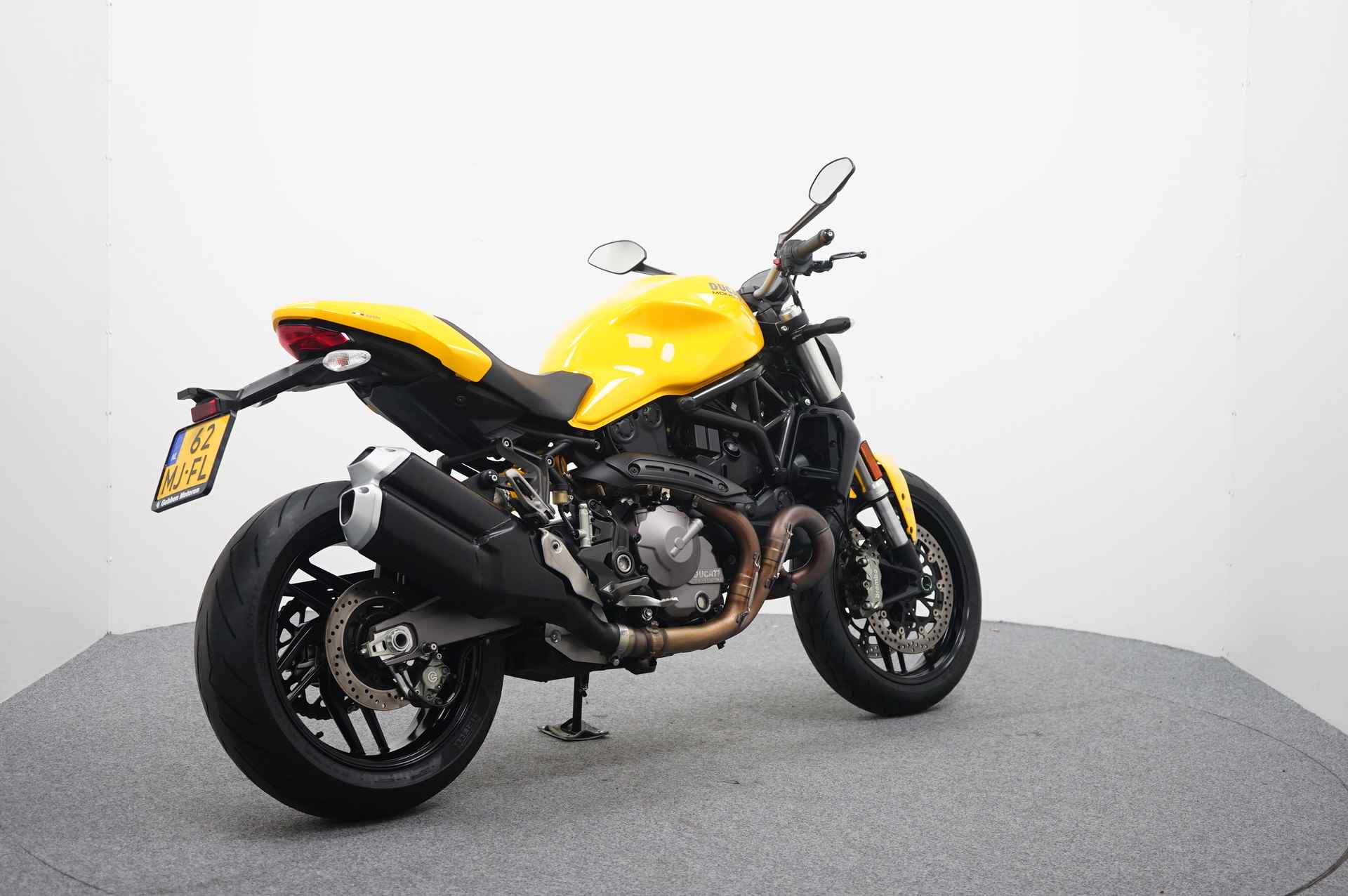 Ducati MONSTER 821 - 8/15