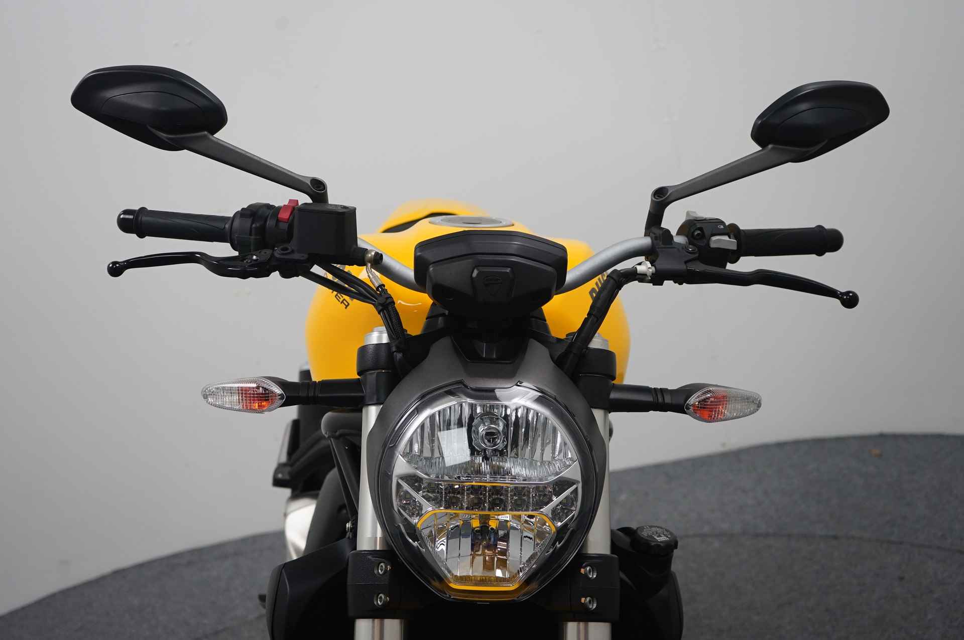 Ducati MONSTER 821 - 9/15