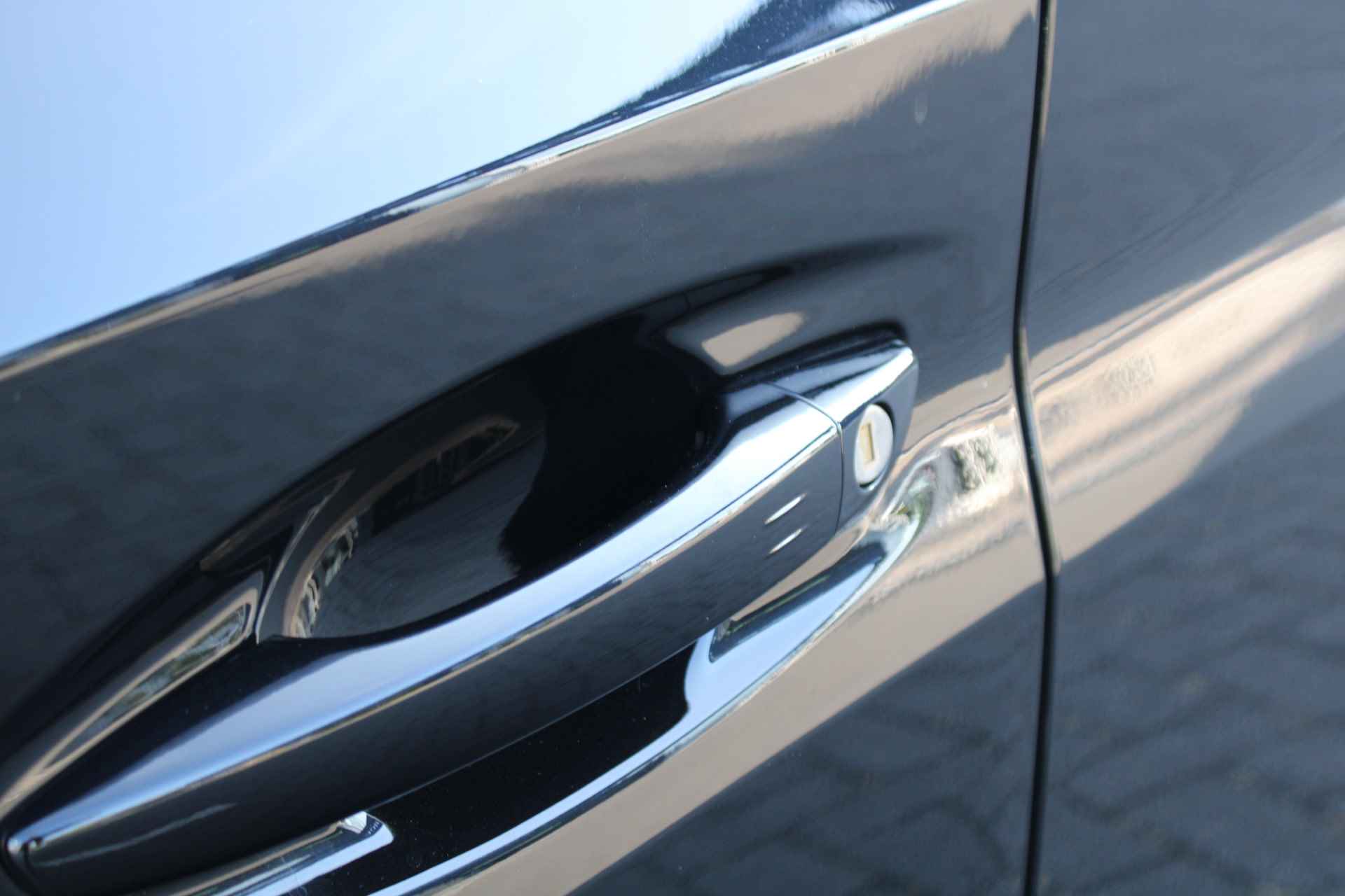 Peugeot e-208 EV GT Pack 50 kWh € 314,- private lease Leder Alcantara, Navigatie, Stoelverwarming, Camera, Parkeerhulp voor & Achter - 41/48