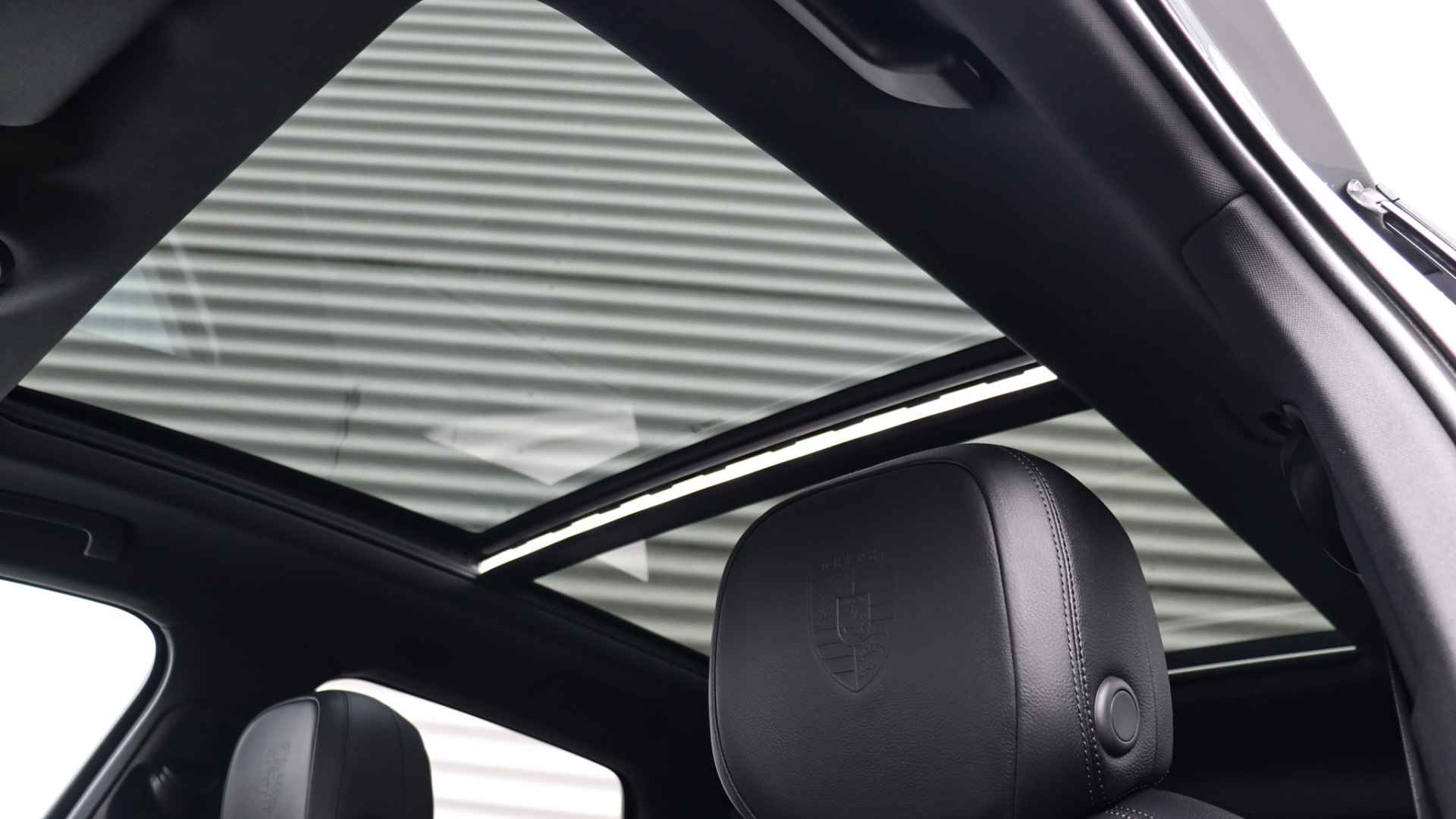 Porsche Cayenne 3.0 E-Hybrid Facelift | Panoramadak | Head-up | BOSE Sound | Trekhaak | Matrix LED | Stuurwielverwarming - 10/31